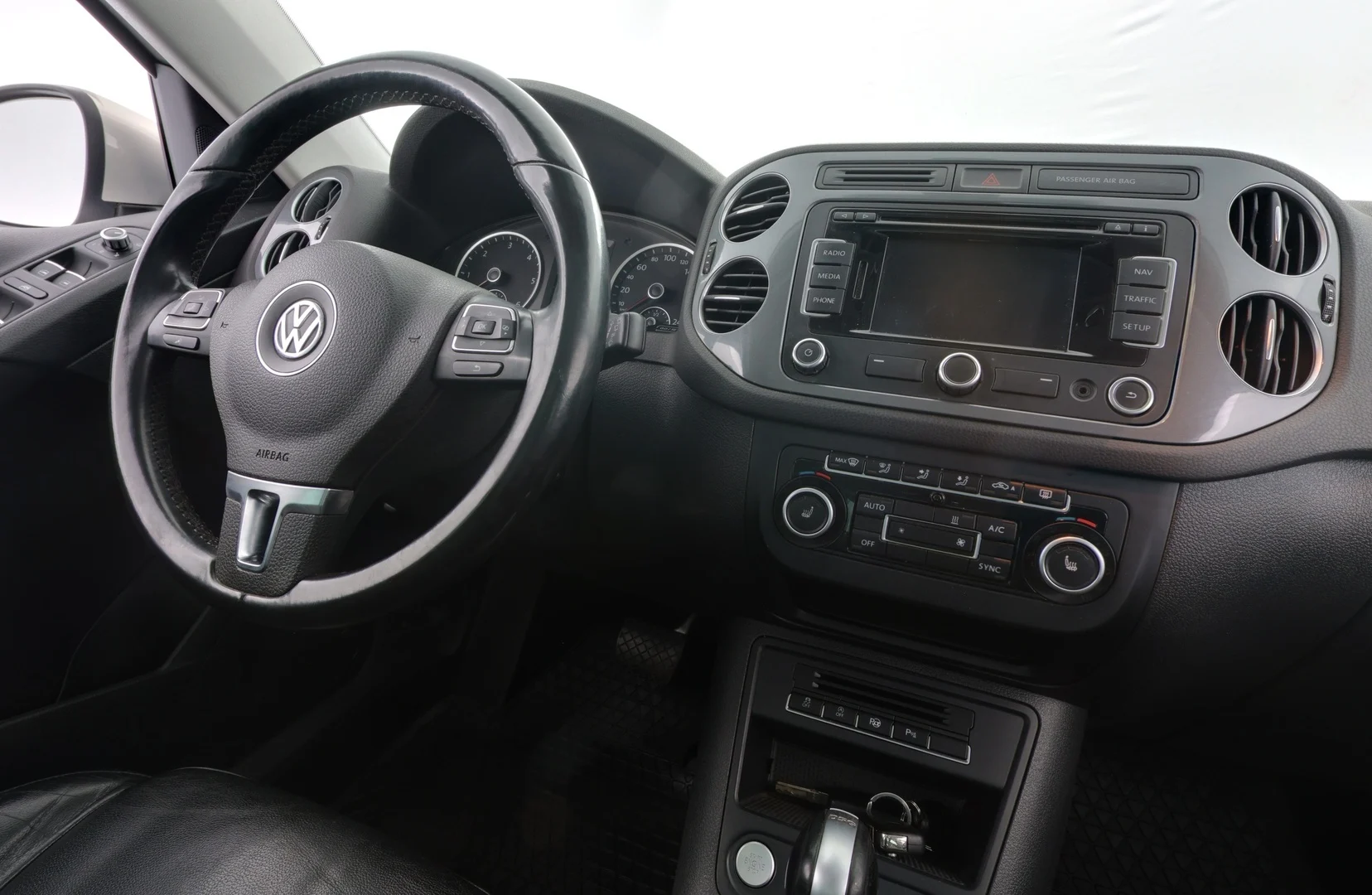 Car Image - 309mnchTk2vuSPaSA9E93