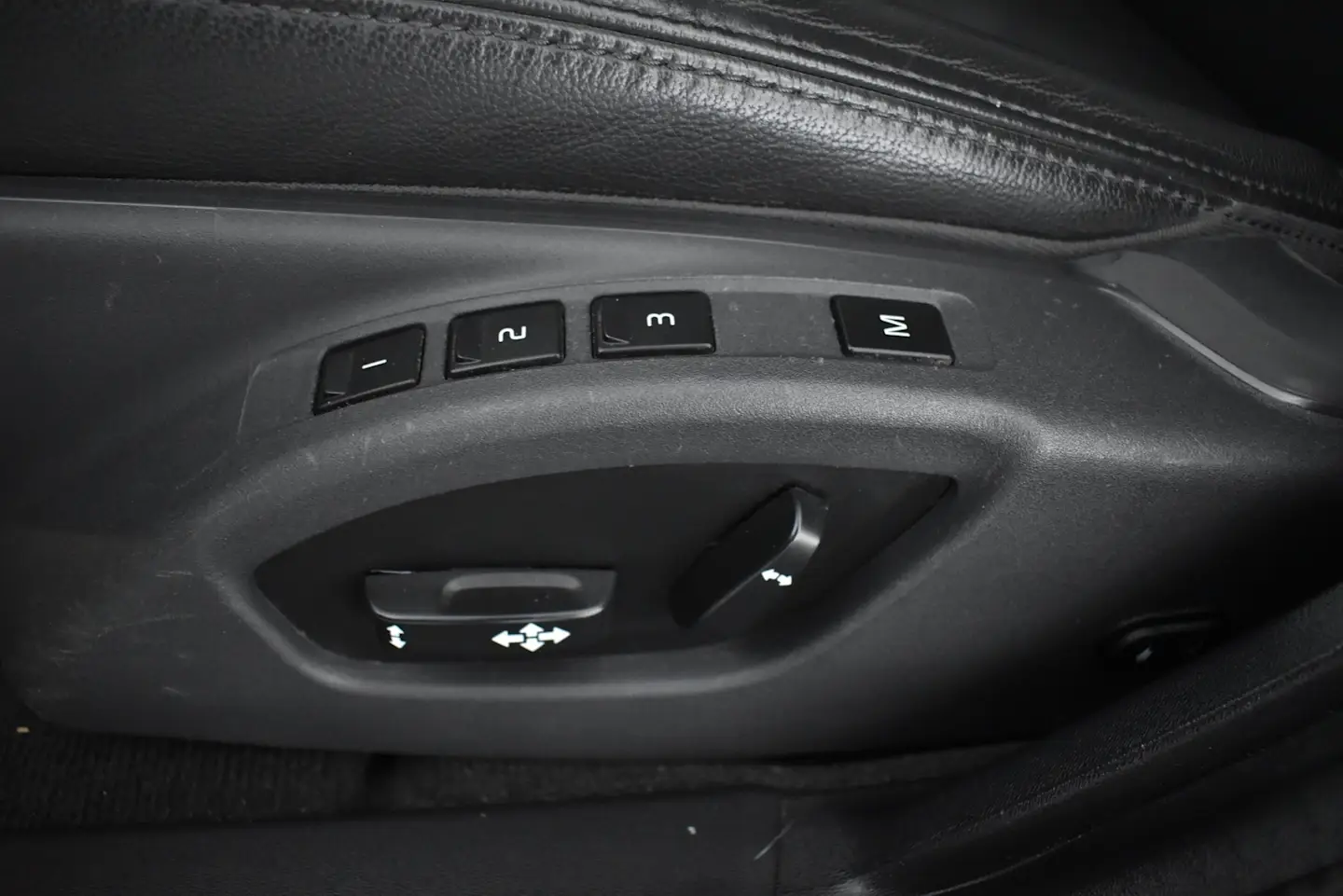 Car Image - mK0RS0aUzjF8TR6J5GaXl