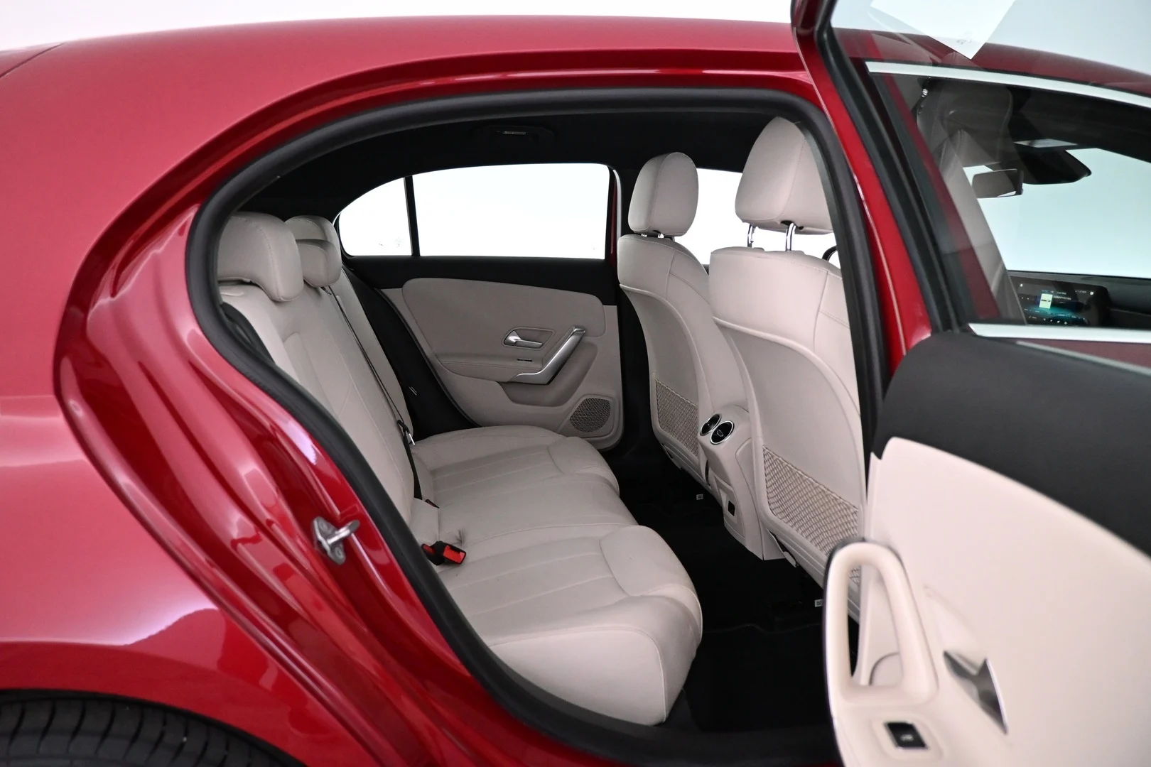 Car Image - 8bhIc7sBoCBueMNQpToYd