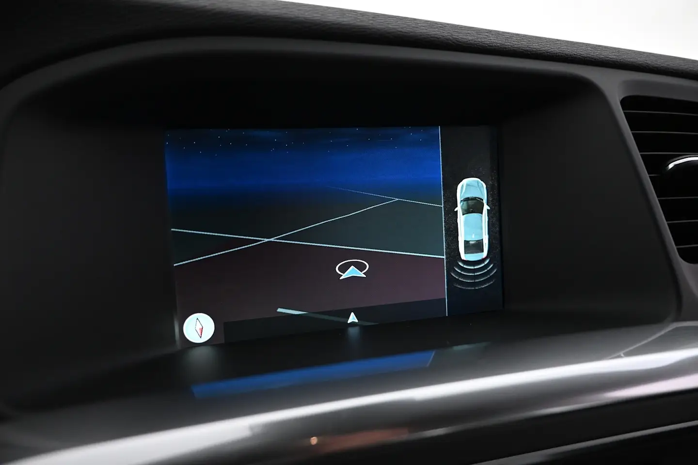 Car Image - S1QJ1eClYeA9gO94N4FMJ