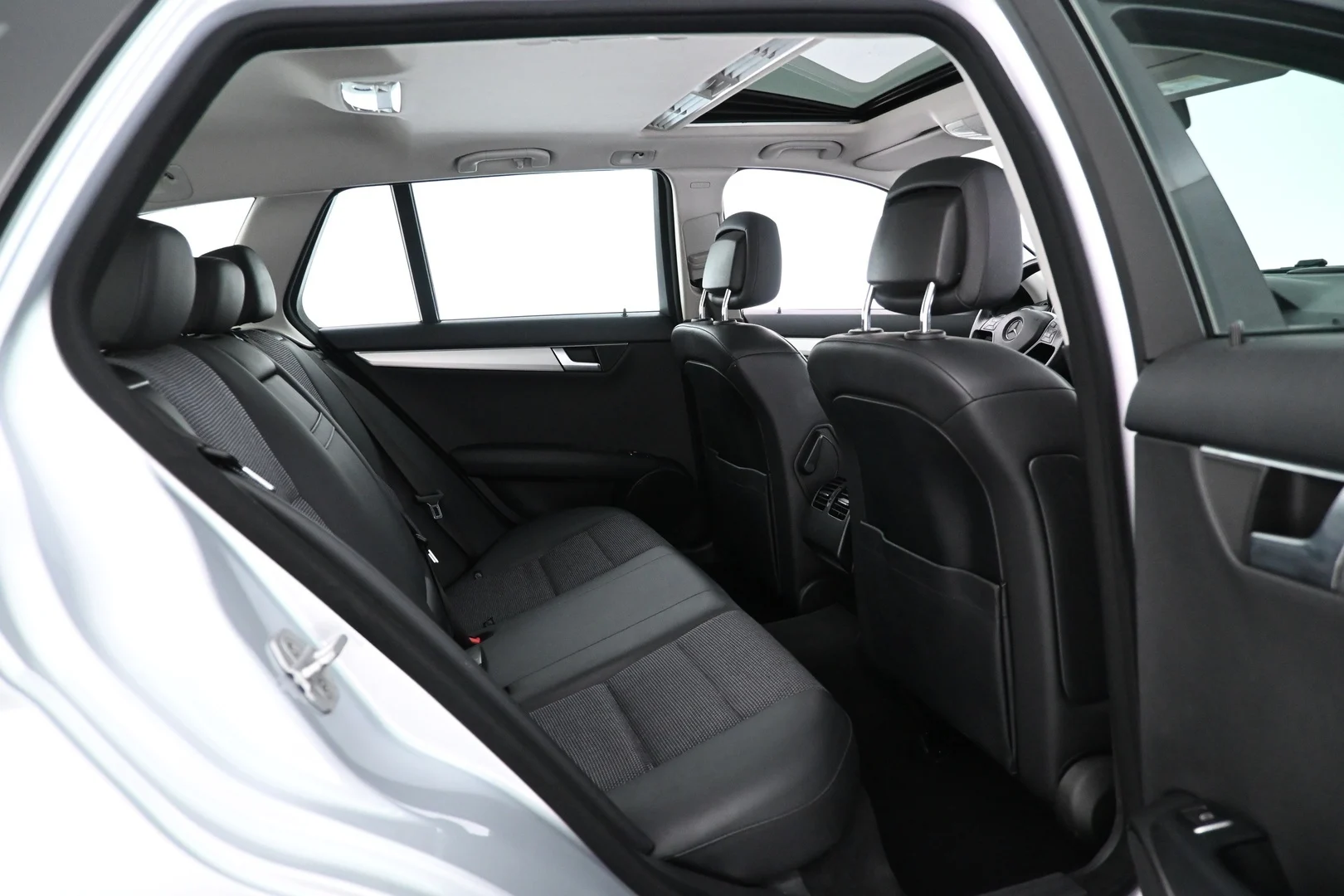 Car Image - 4mbSbRd3Mzj0tJffv3UY44