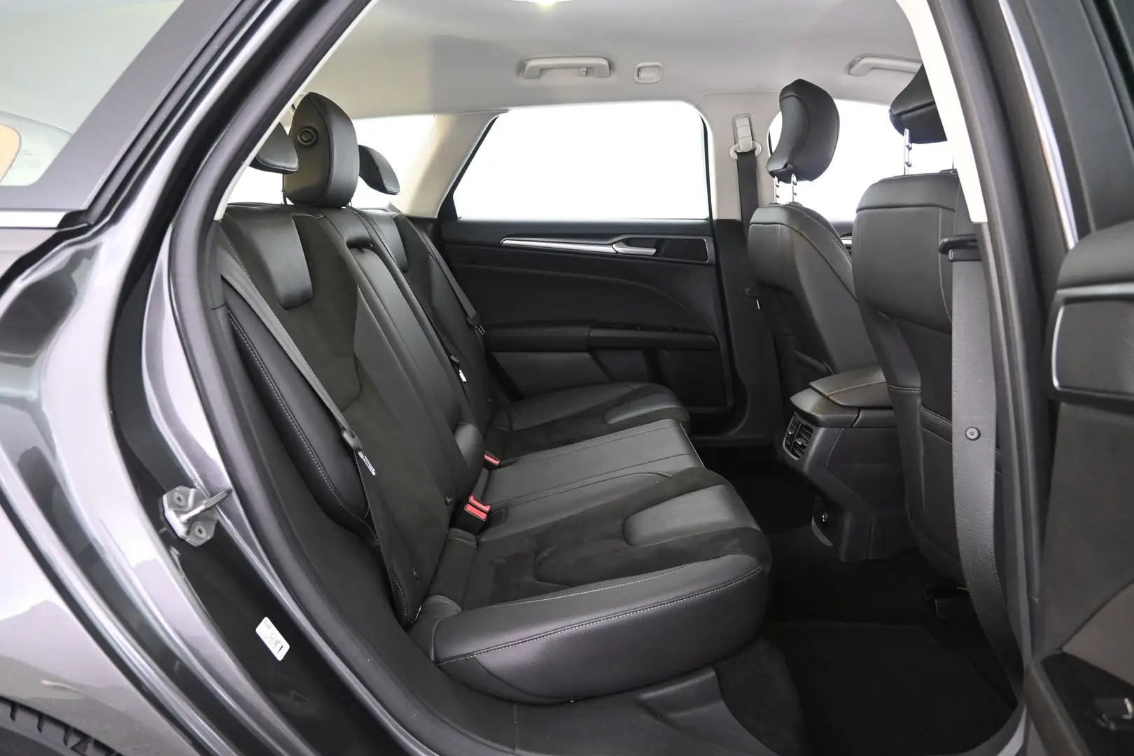 Car Image - 7v3cQCbgGuTOZDoU31qJby