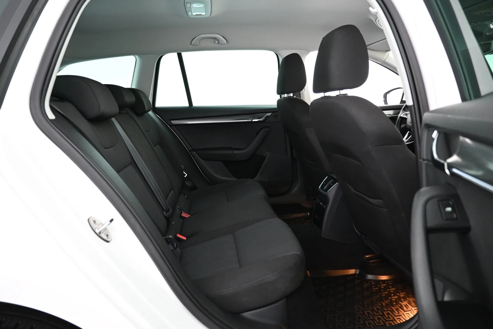 Car Image - 5cQpcIi4GrHRwoBj0biSJz