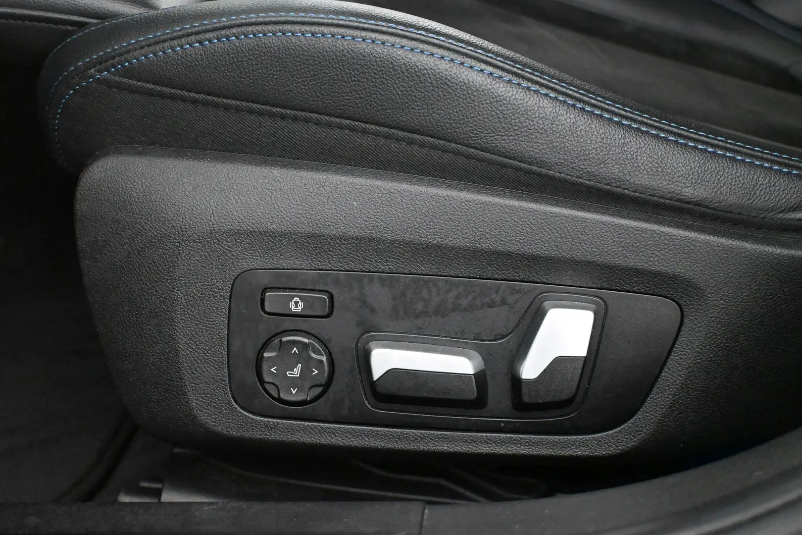Car Image - 3hjxj8iRFGHO3WVbNedRHG