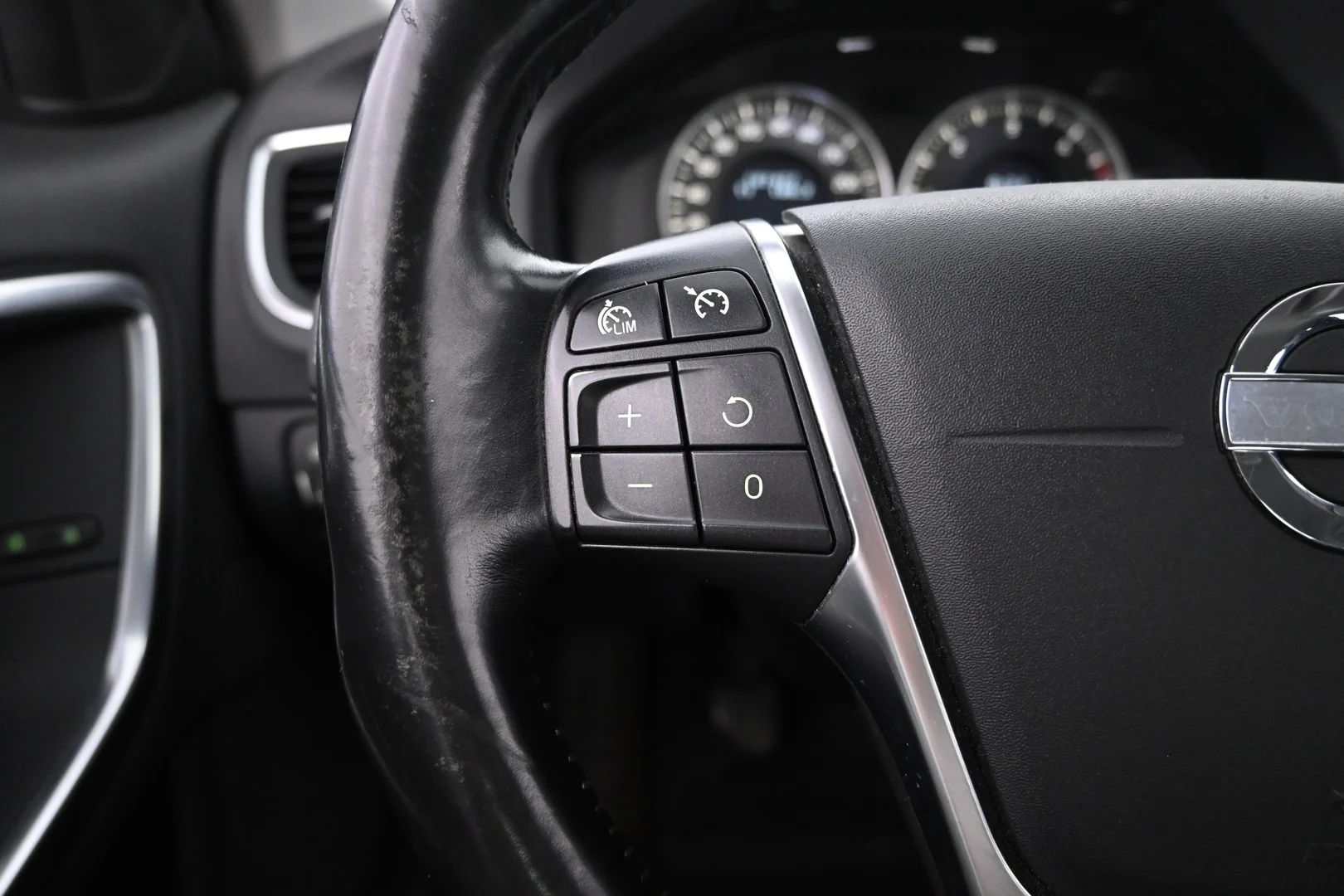 Car Image - 2UYSJpSJKP0AXBkHmSLTxv