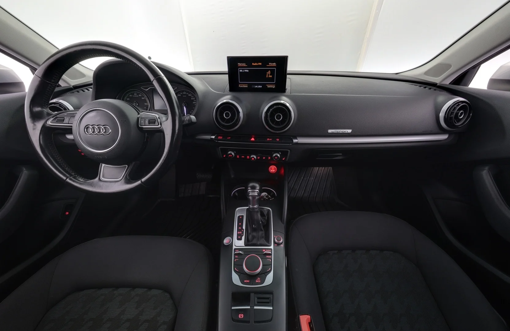 Car Image - PyaqjnGuRmsBC5yrWznSF