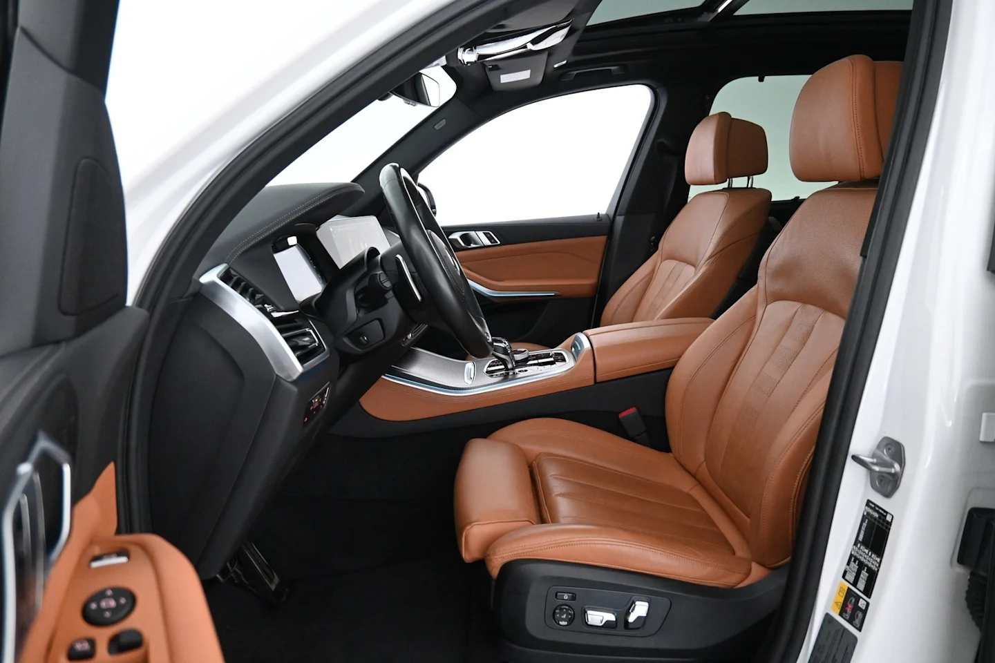 Car Image - 1YtSxRybyeRbrRFbOOCYmN