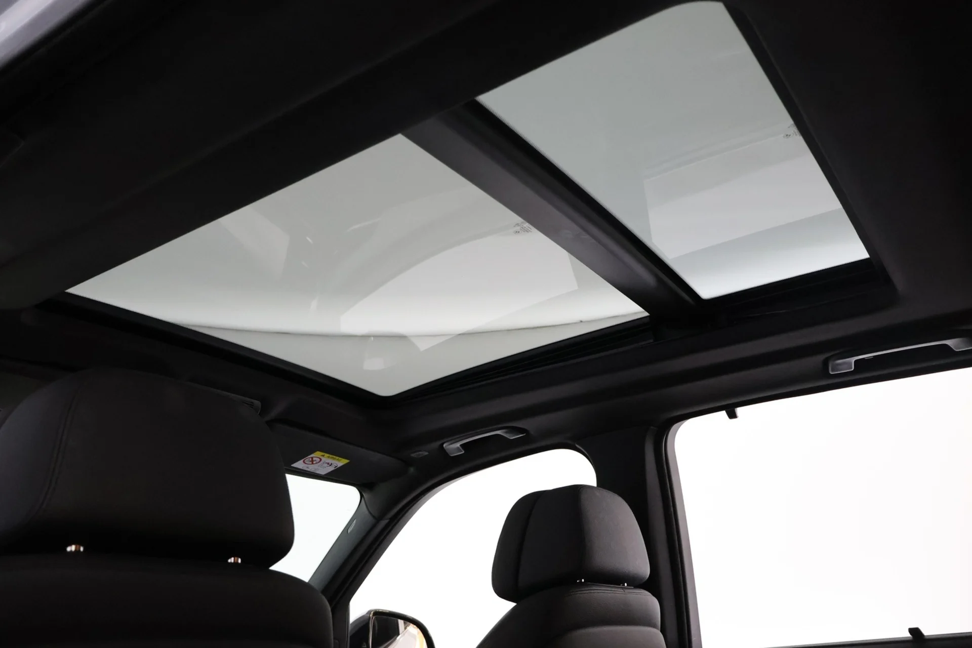 Car Image - 6wcpxFq53jpBBhPioFoNjf