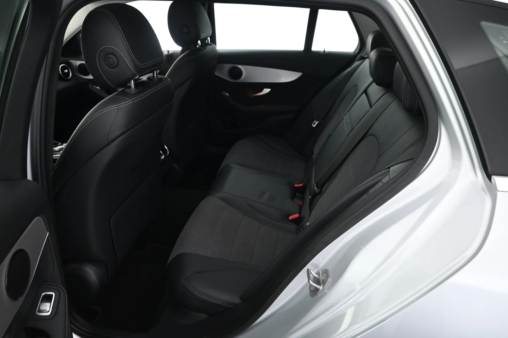 Car Image - 6L2UfYkk3FEEbngMHDtH2Z