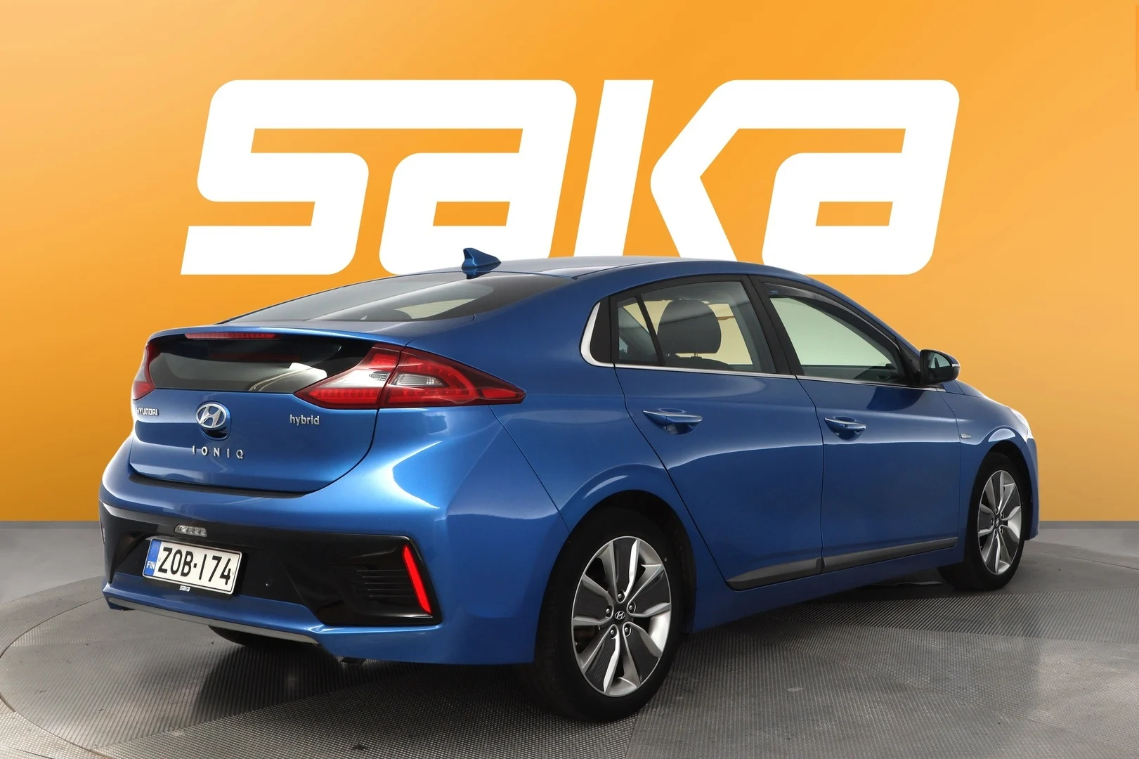 Car Image - 3oYv69DXwxe9jMR7ymCUPN
