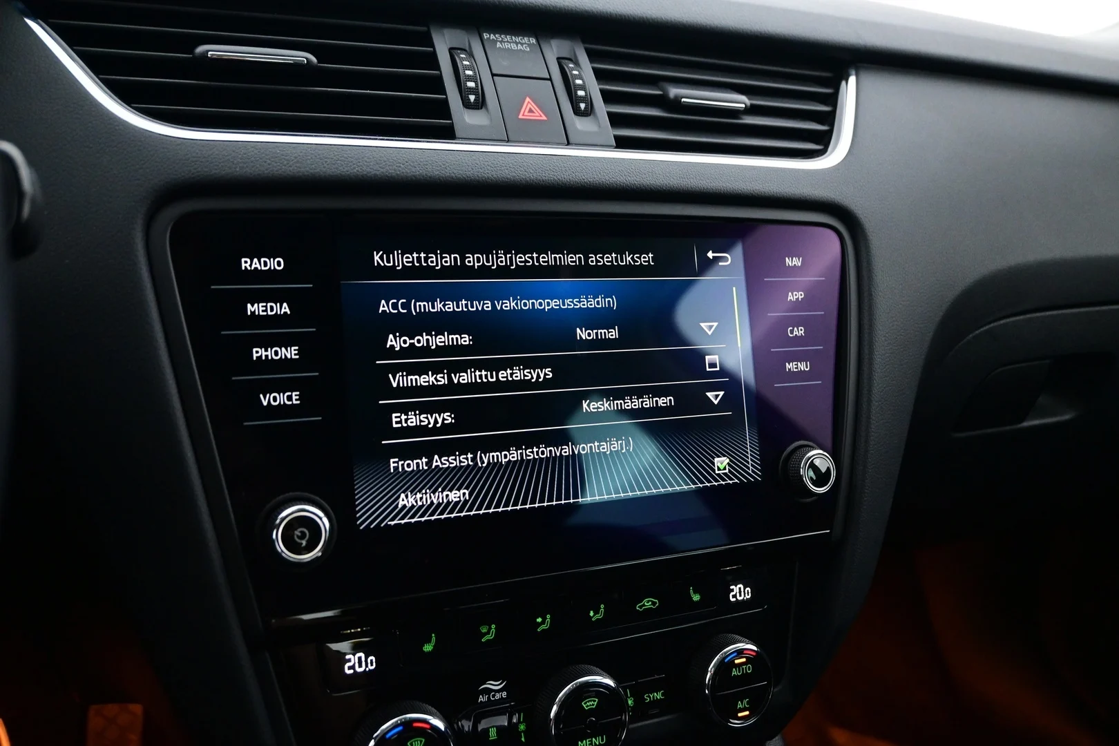 Car Image - 3wNmTCwUPHhRqNviNzXaBT