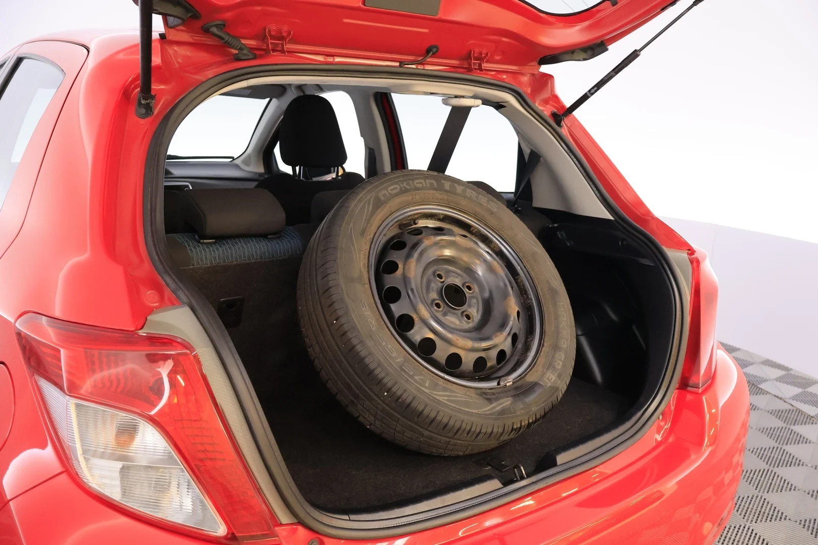 Car Image - 62dRNP6DgMALLo270ZFl3e