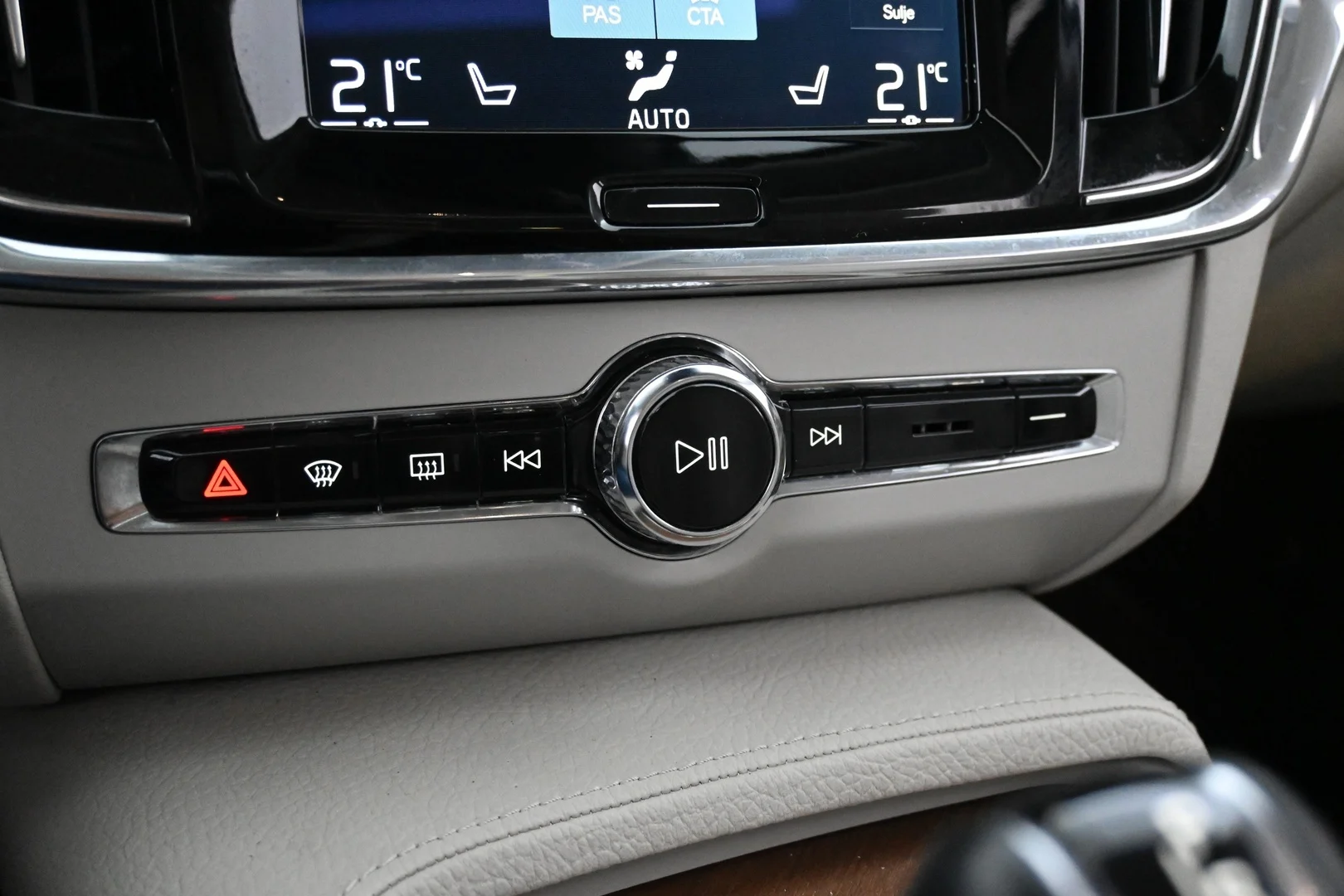 Car Image - 6iwjL8zM5164cbYVqZJ4MC
