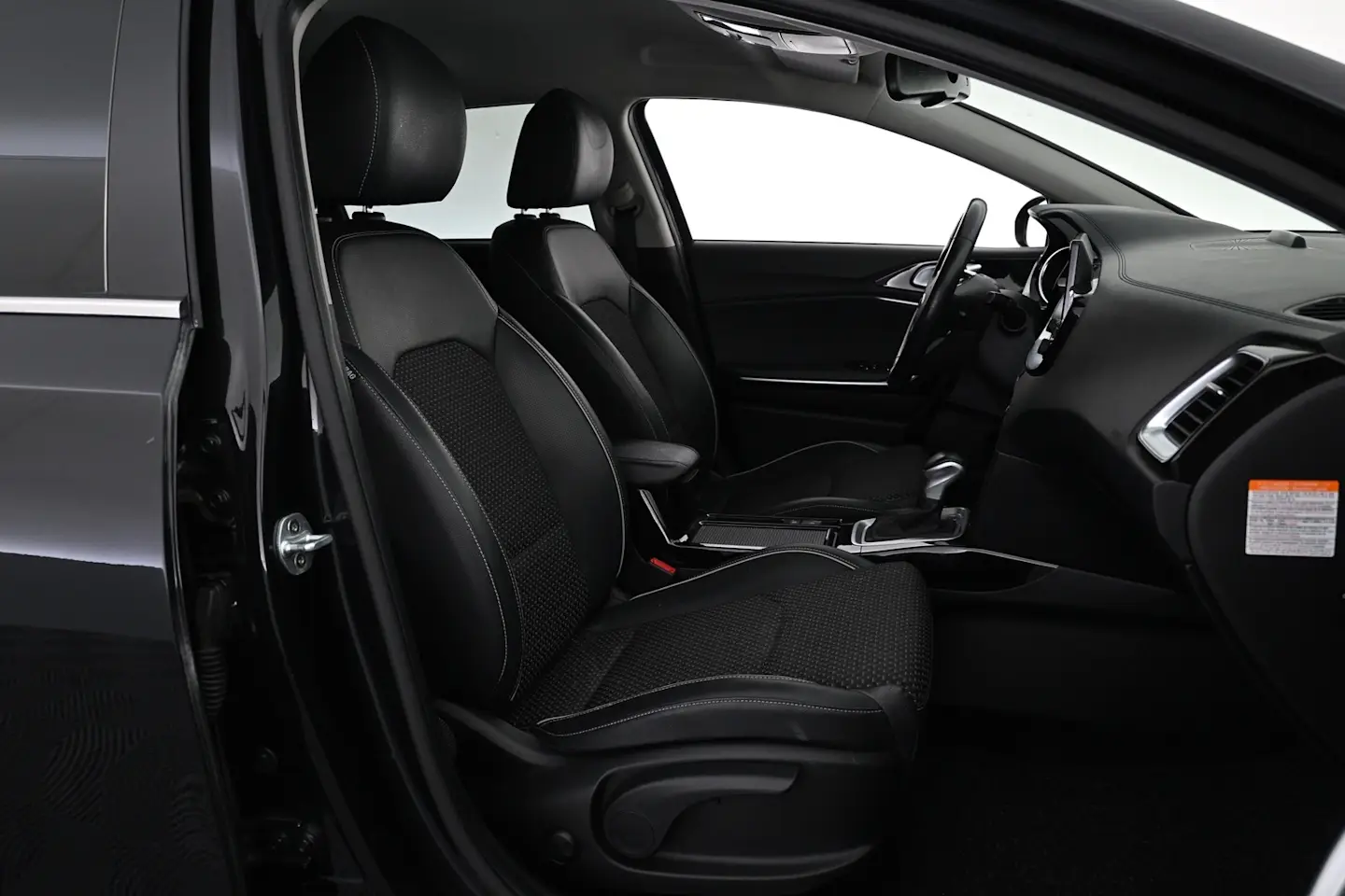 Car Image - 3mGzRurbNmz8XrApBdsYJ8