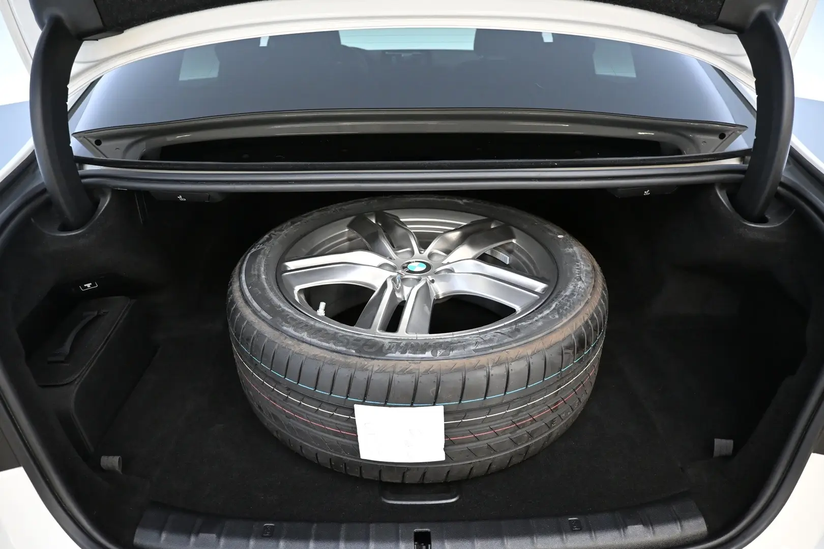 Car Image - fOGEC1PPaGsTqIo5r3OB4