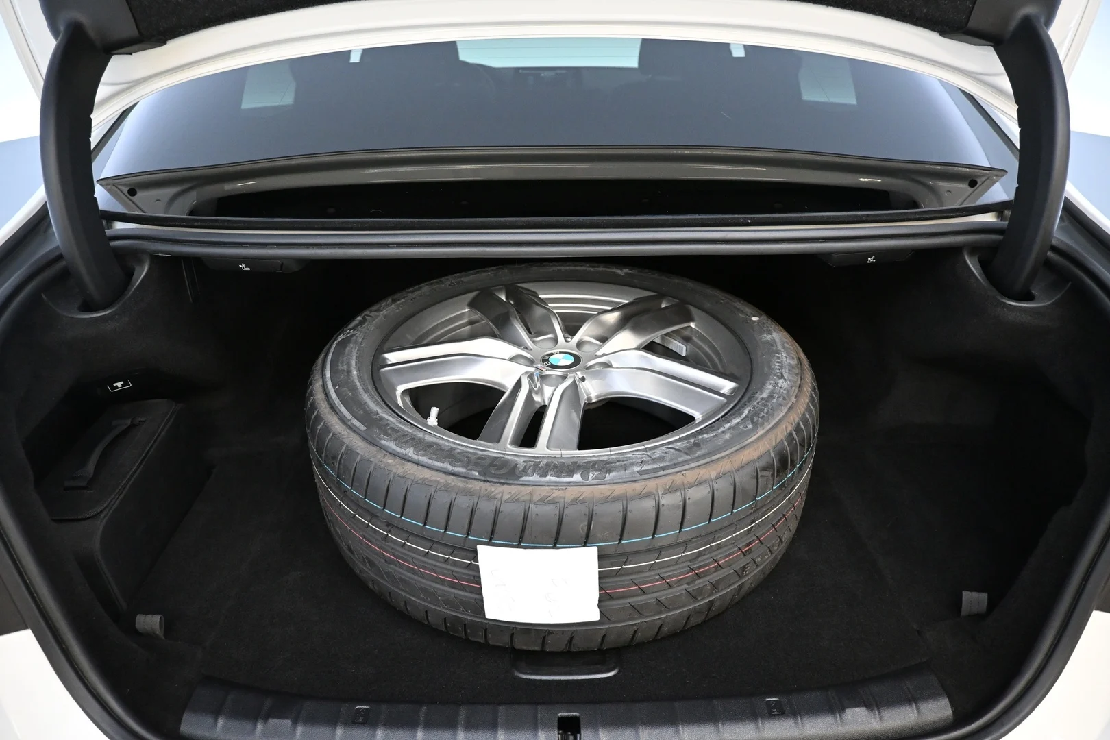 Car Image - fOGEC1PPaGsTqIo5r3OB4