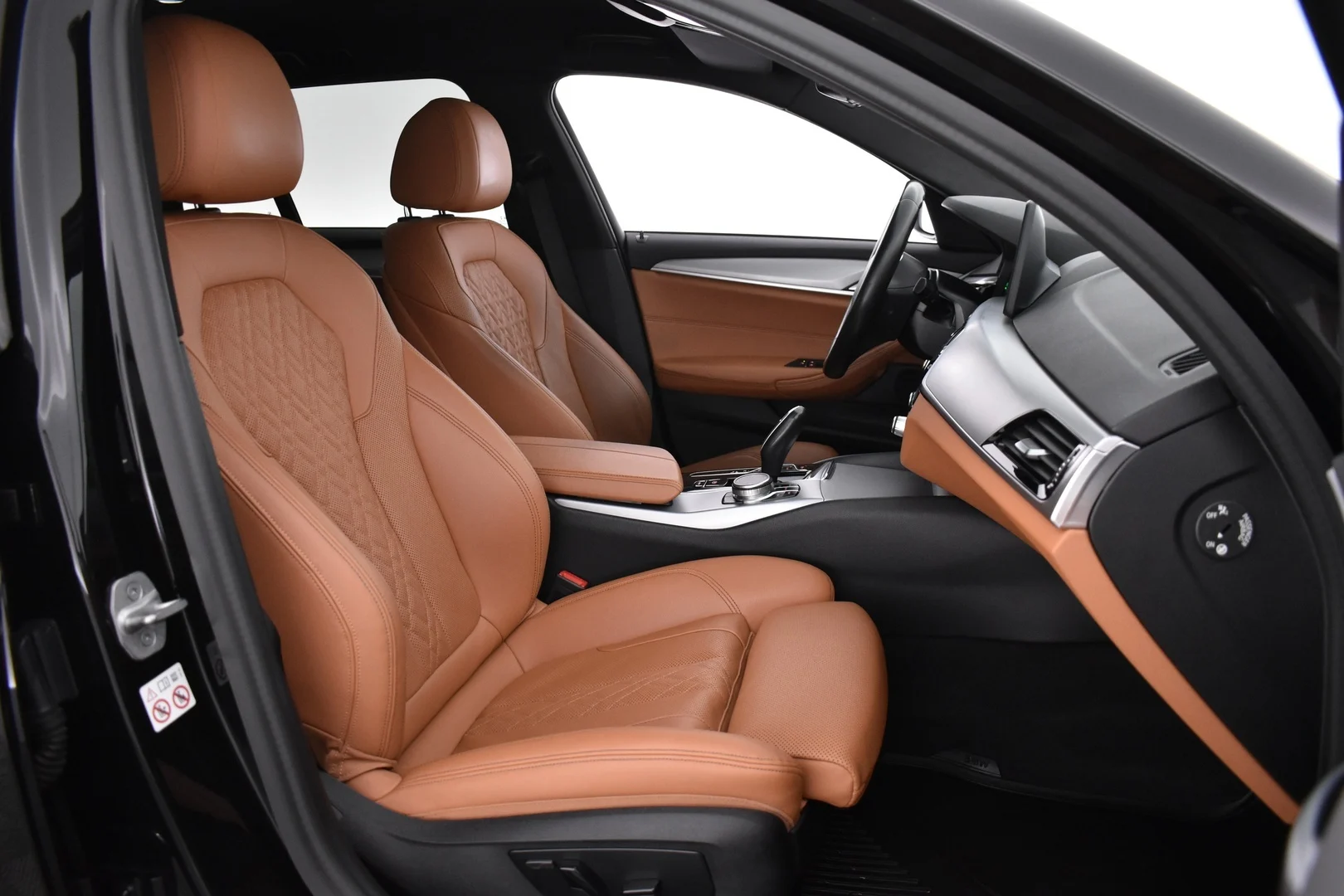 Car Image - 4GJHEKJGbCQ1b1amxKUX1y