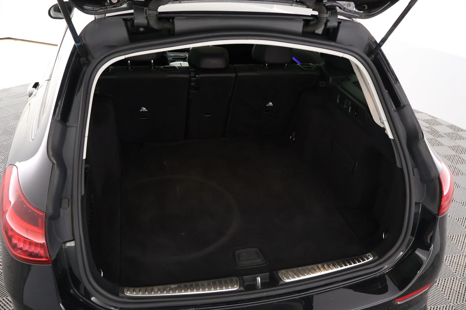 Car Image - 5Ae3ZCj7jIlgoFfOuUdIkD