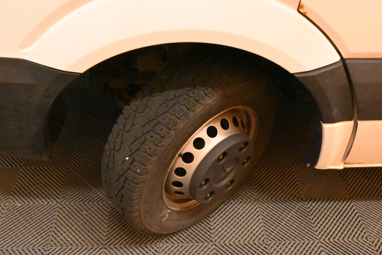 Car Image - 120qrQi3wo9xzNHKblIUK5