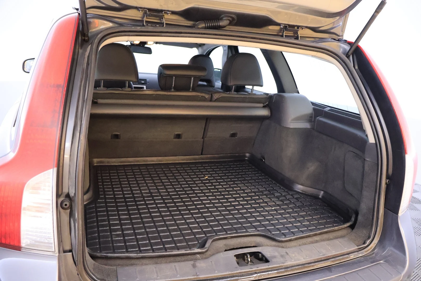 Car Image - 61fzXC22VIRG5Pcg0edMNV