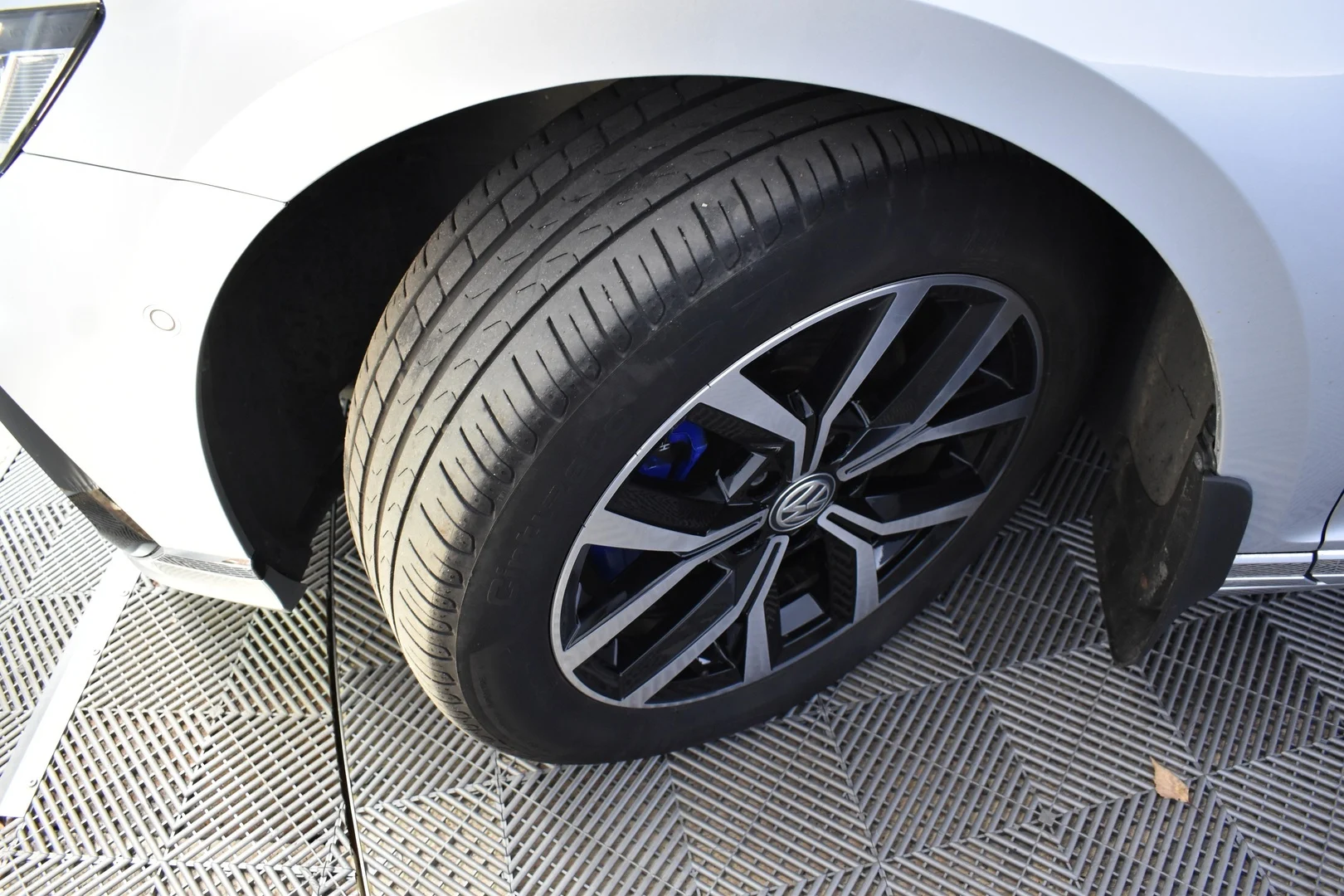 Car Image - yxrTsy2l3ulAghUxL2I4s