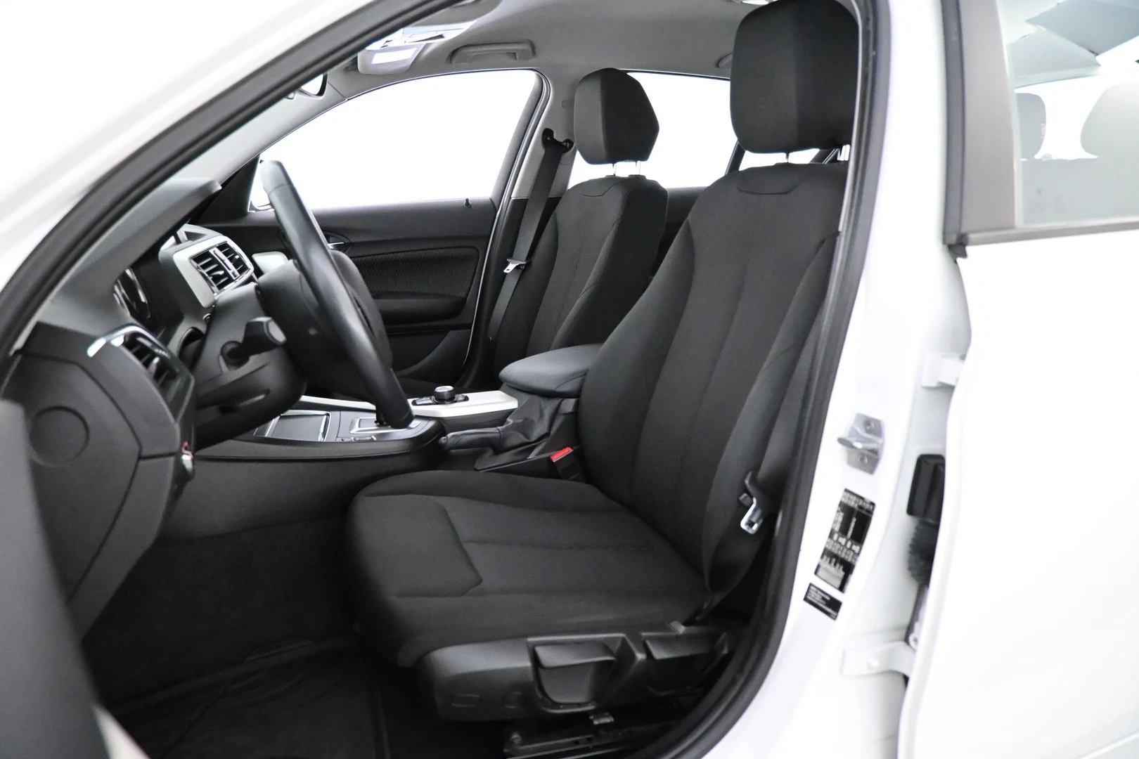 Car Image - 2LK41sgXLMw2DPKSnxMww3