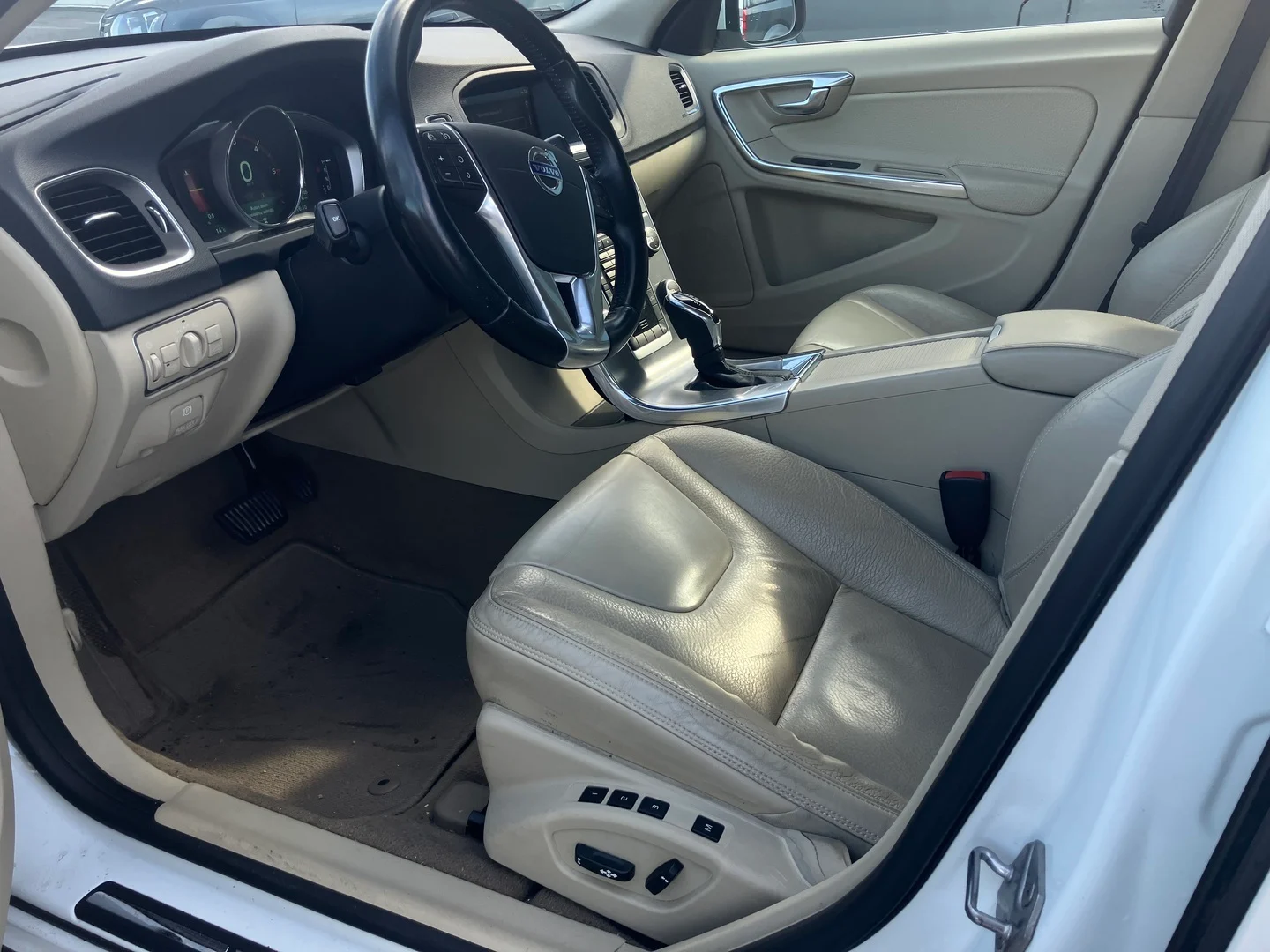 Car Image - 6WHssaVUzh27DWQj7yh91g