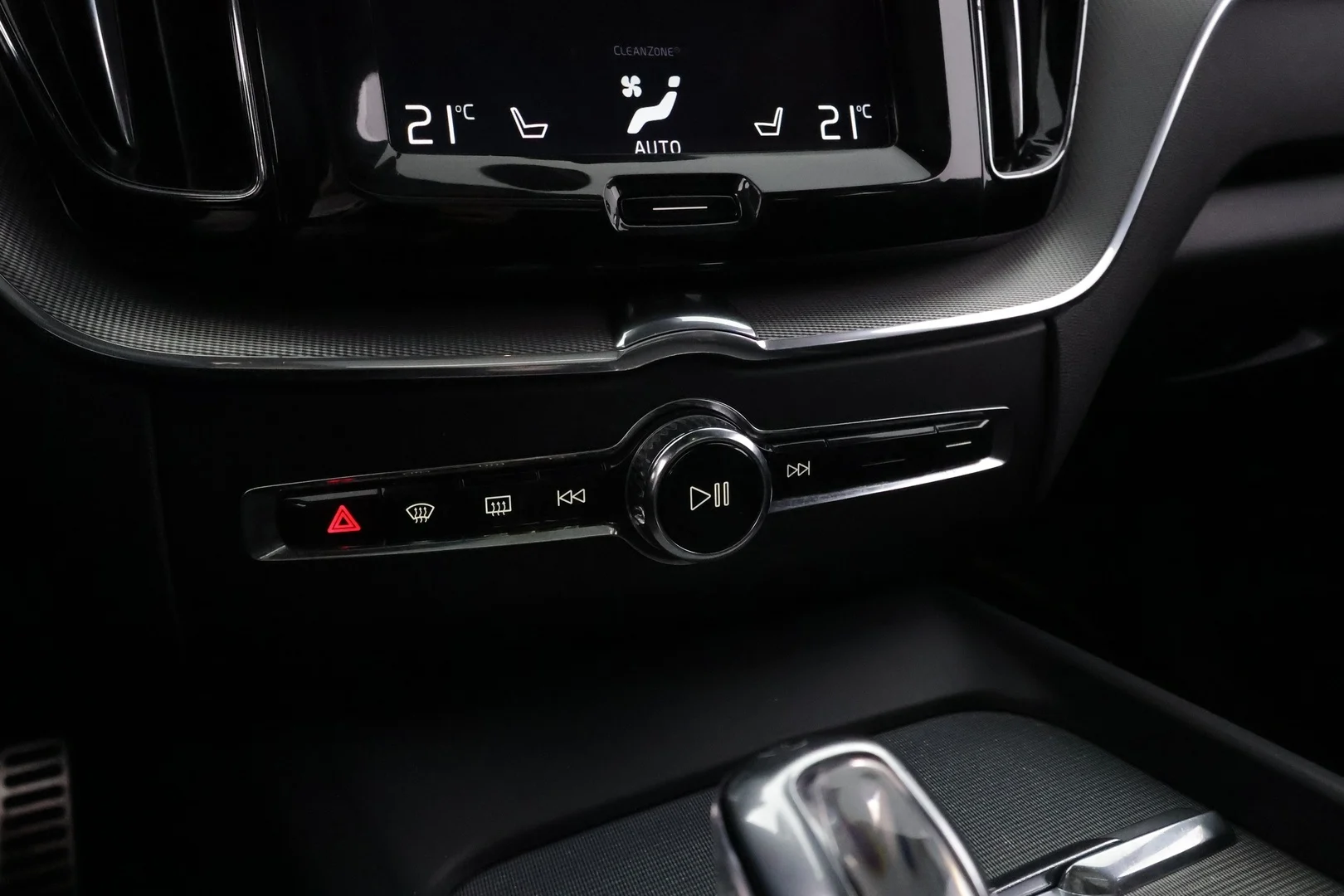 Car Image - 4RMTHSgAm9ww8ImDi7GTg1