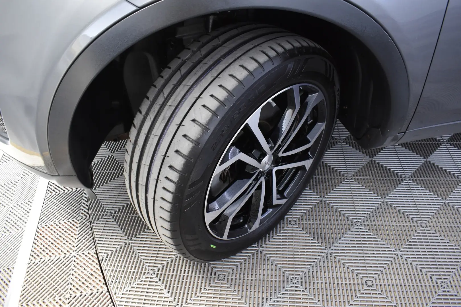 Car Image - 3SZO3SxWACFhqDYXah2BHE