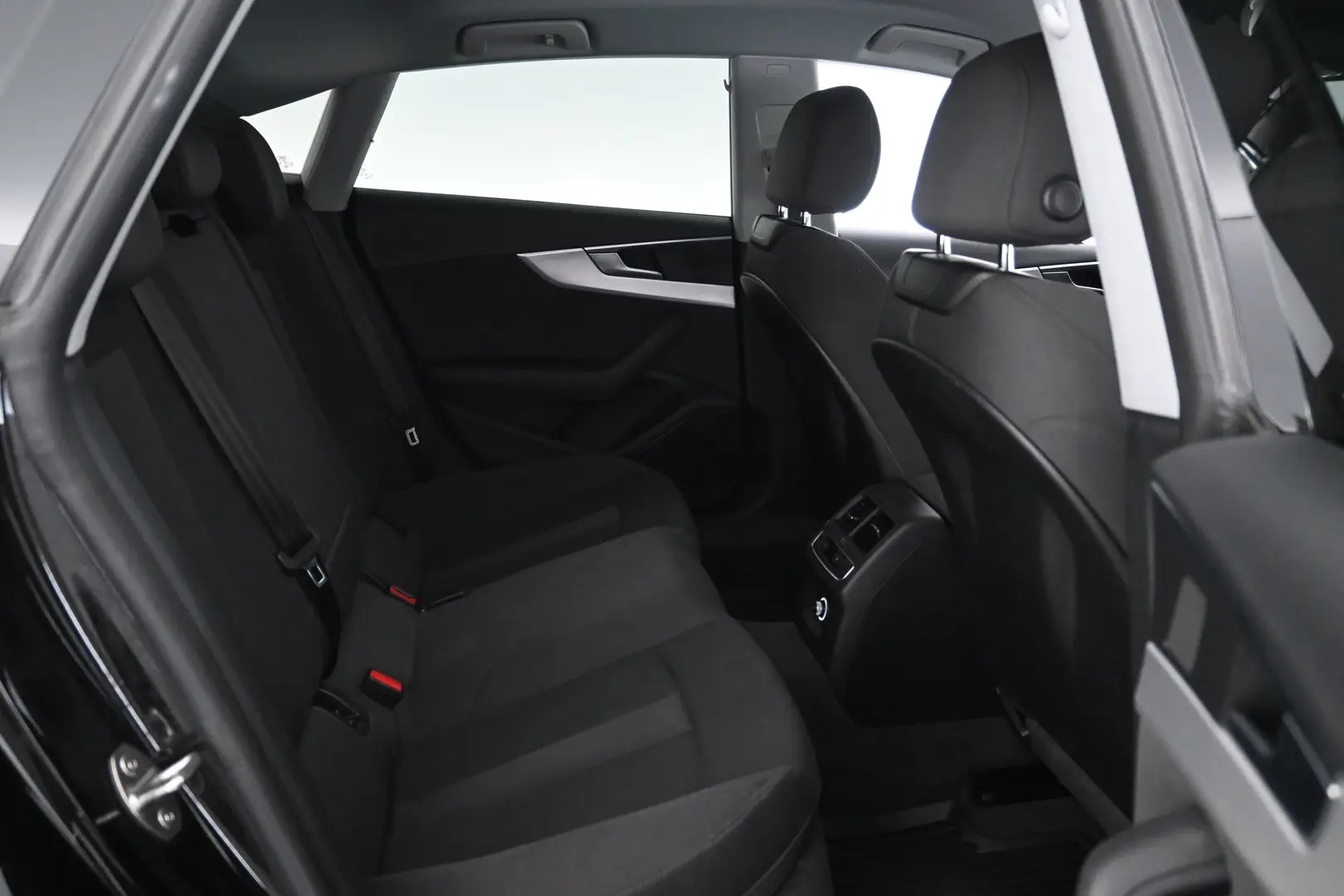 Car Image - 1nxAyhC3SXwyIJkm8xNO2l