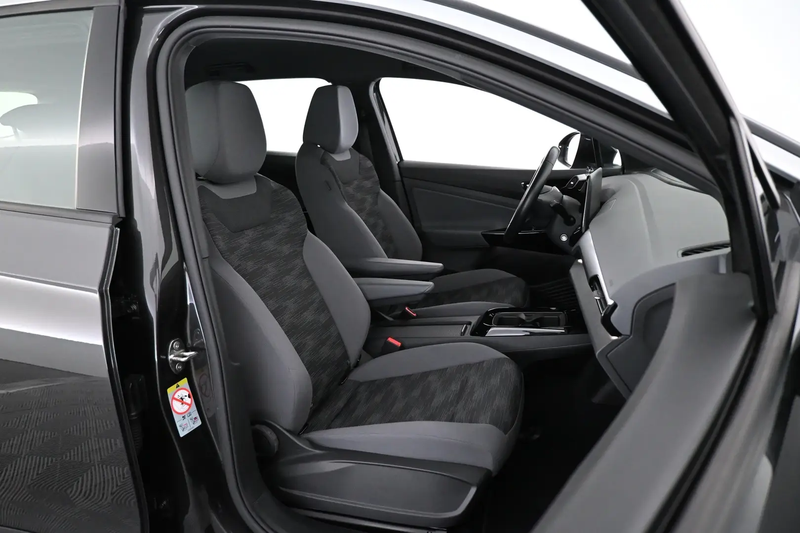 Car Image - IifRfHcYhJgsNF1g8aOOQ