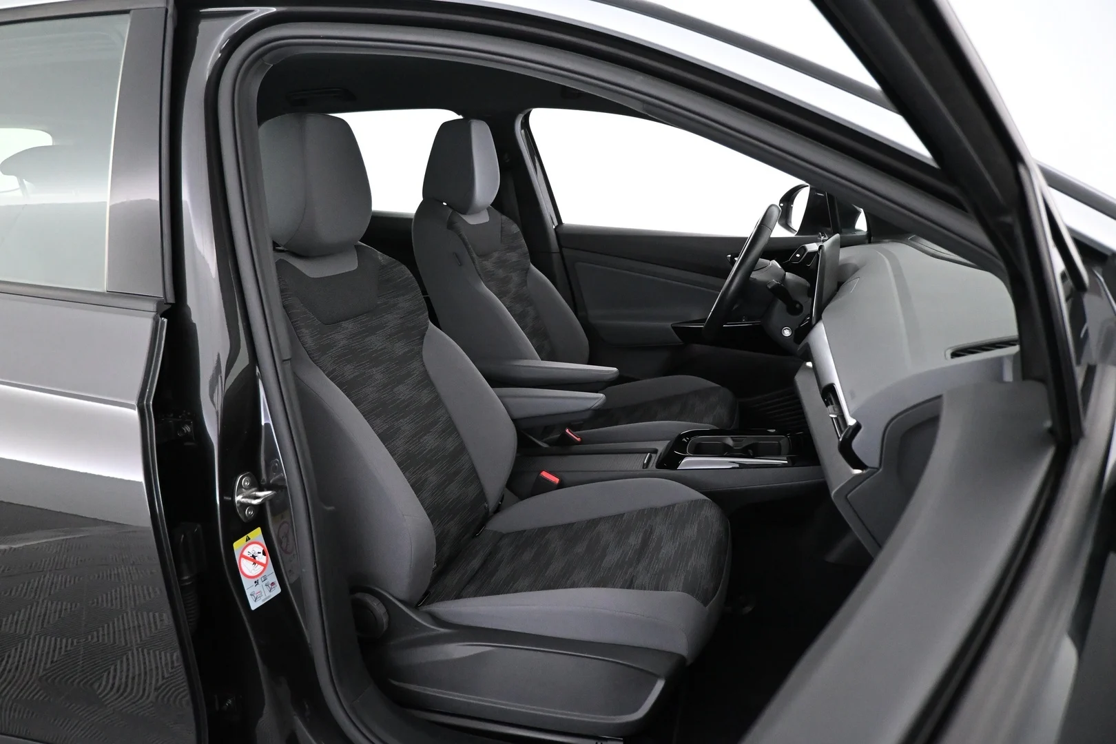 Car Image - IifRfHcYhJgsNF1g8aOOQ