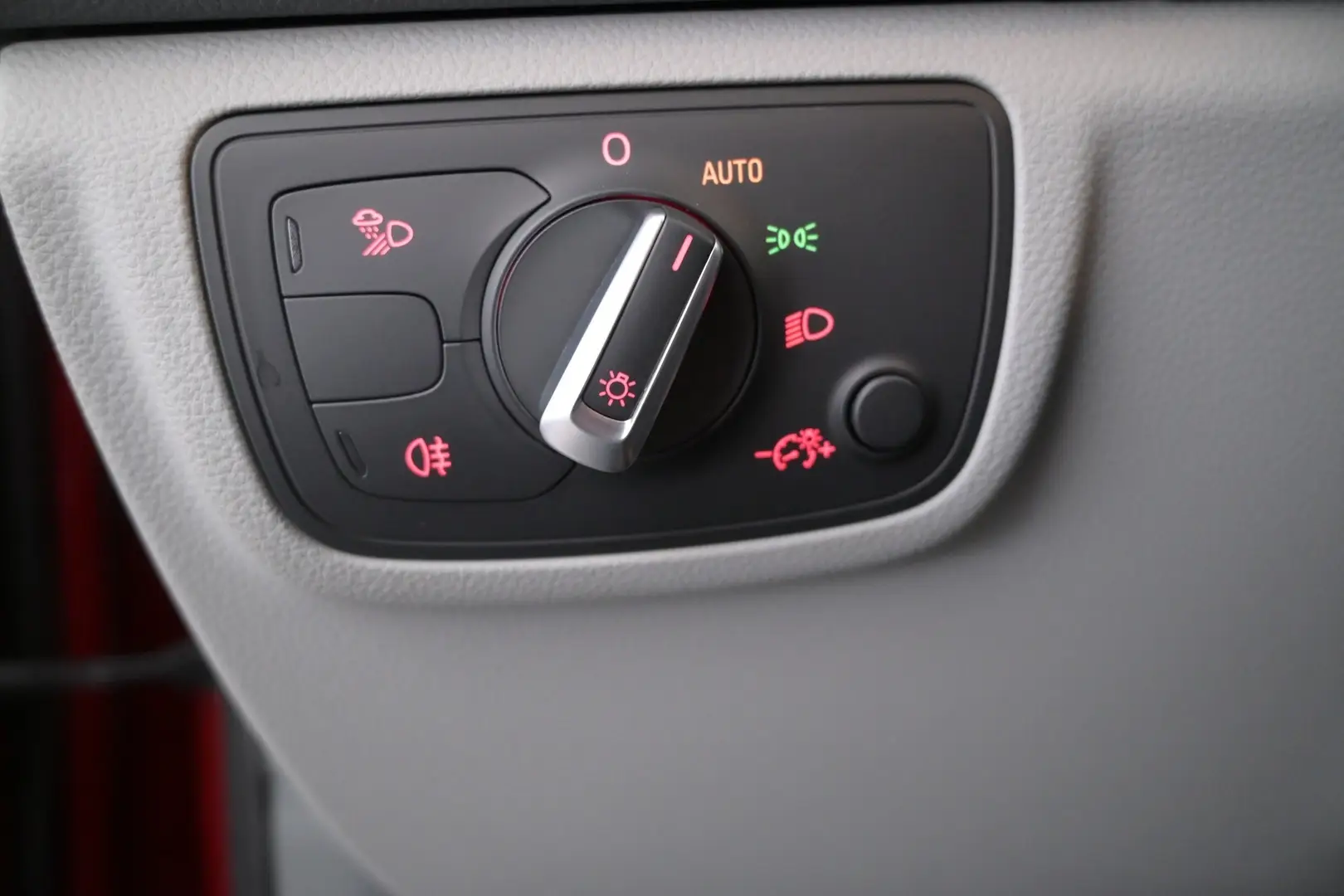 Car Image - 2U8dq7004scxgrffprvUAM