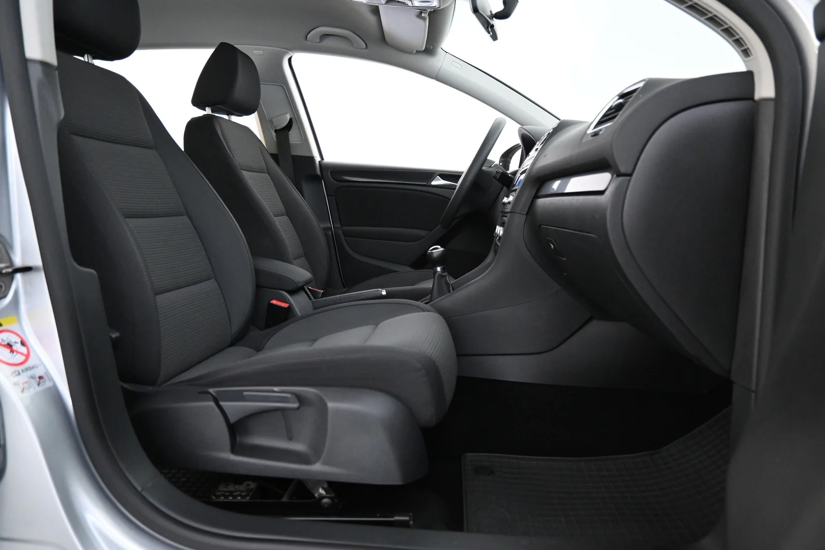 Car Image - 72GZJF3PGjjF6LIqIM7fVs