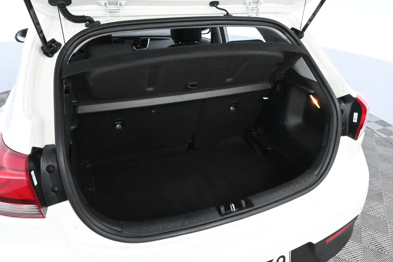 Car Image - 3OazzI1LXLXdEZ6IbGma9X