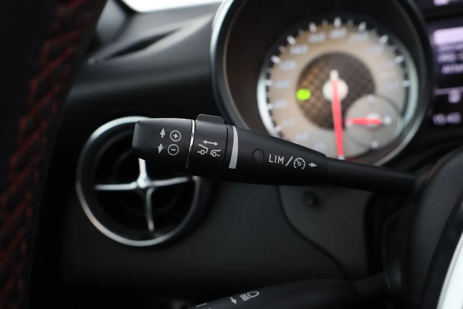 Car Image - 4Cq0nqQN7TJqF3j85quyHQ