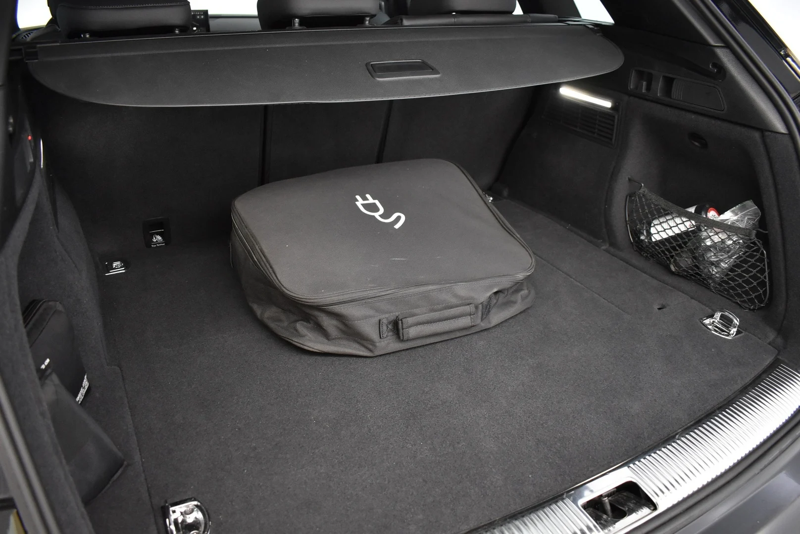 Car Image - 4LrhCw6ytbHGItGXptBhhN