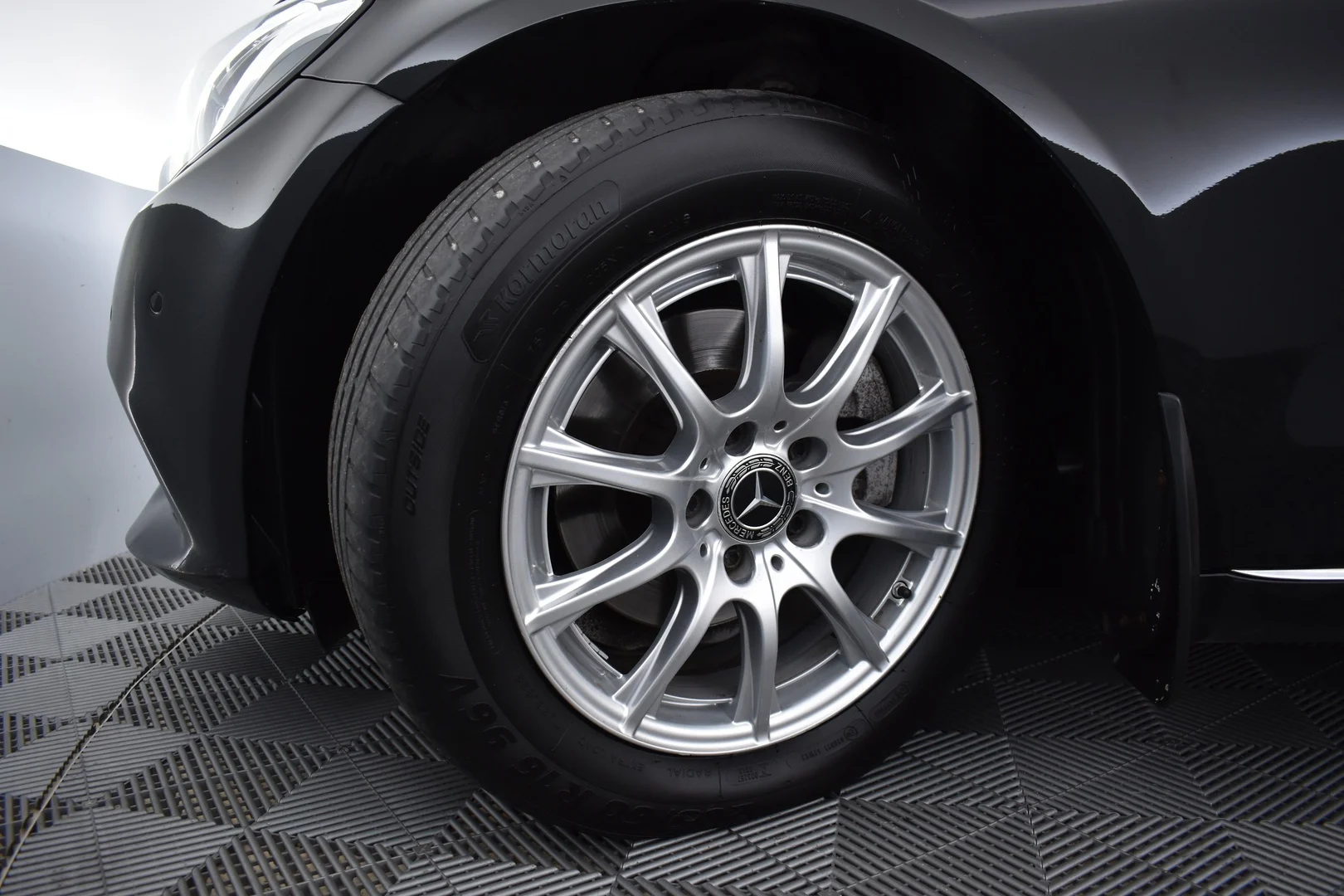 Car Image - 2hTY6Ttc1xEWRav3V1ysR9