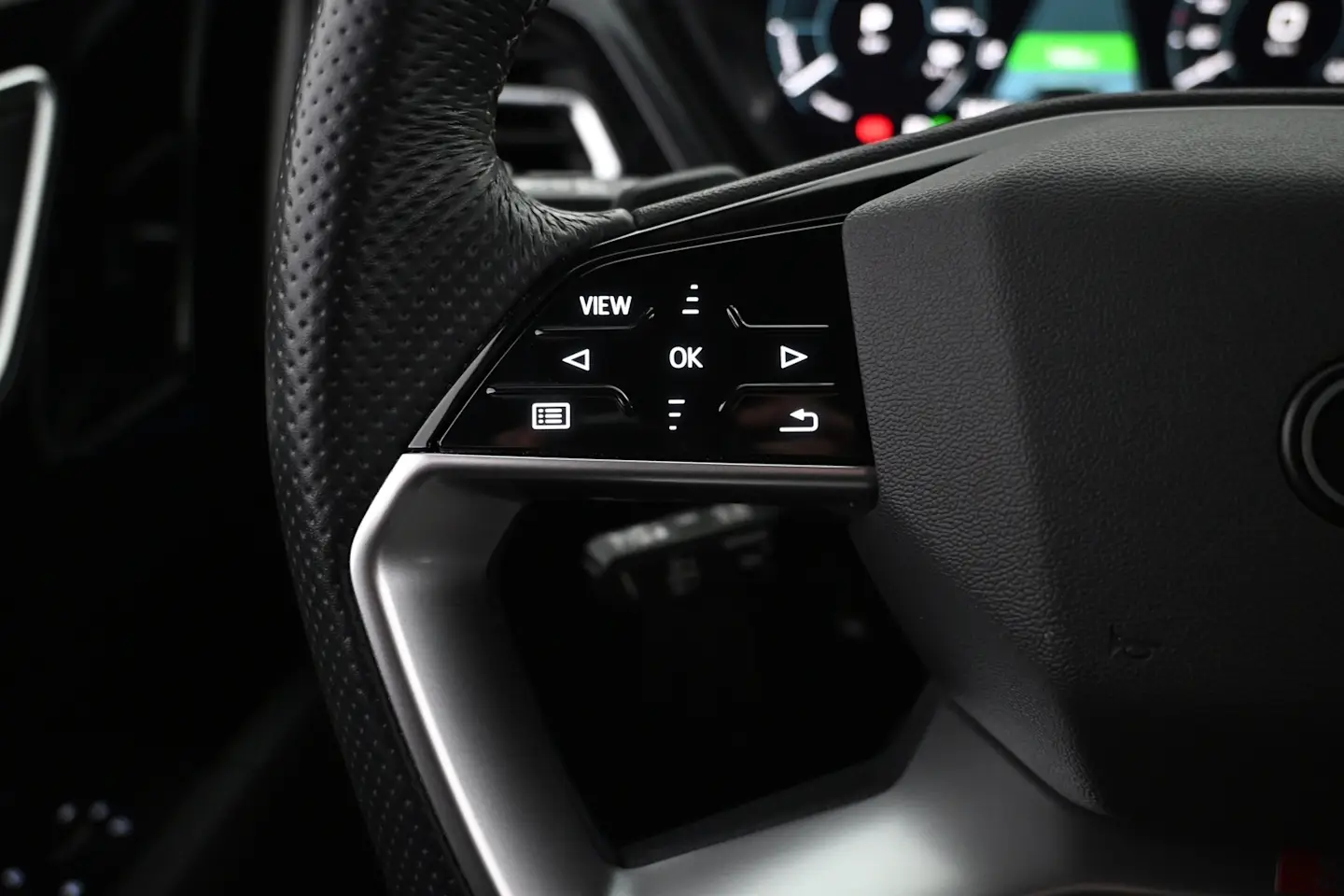 Car Image - 5yVo0KoJ2AiBu04l9eeKOX