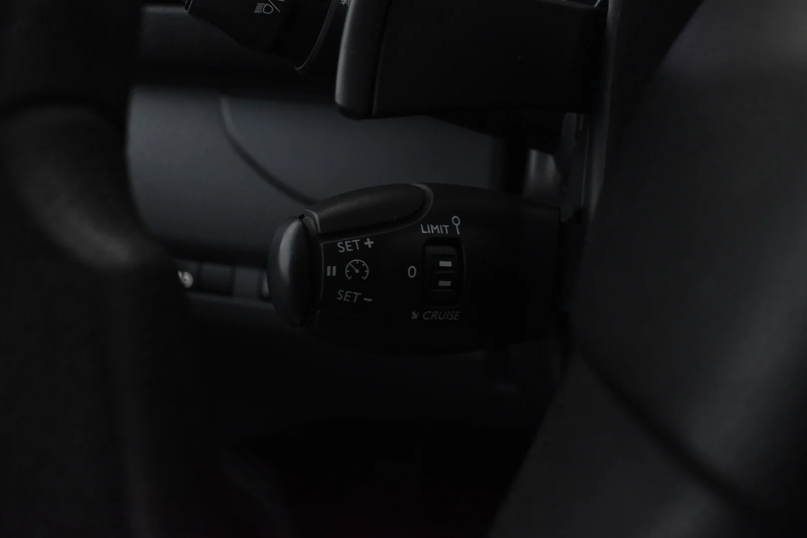 Car Image - 6jL4xAl0D0VtAY848oSD8X