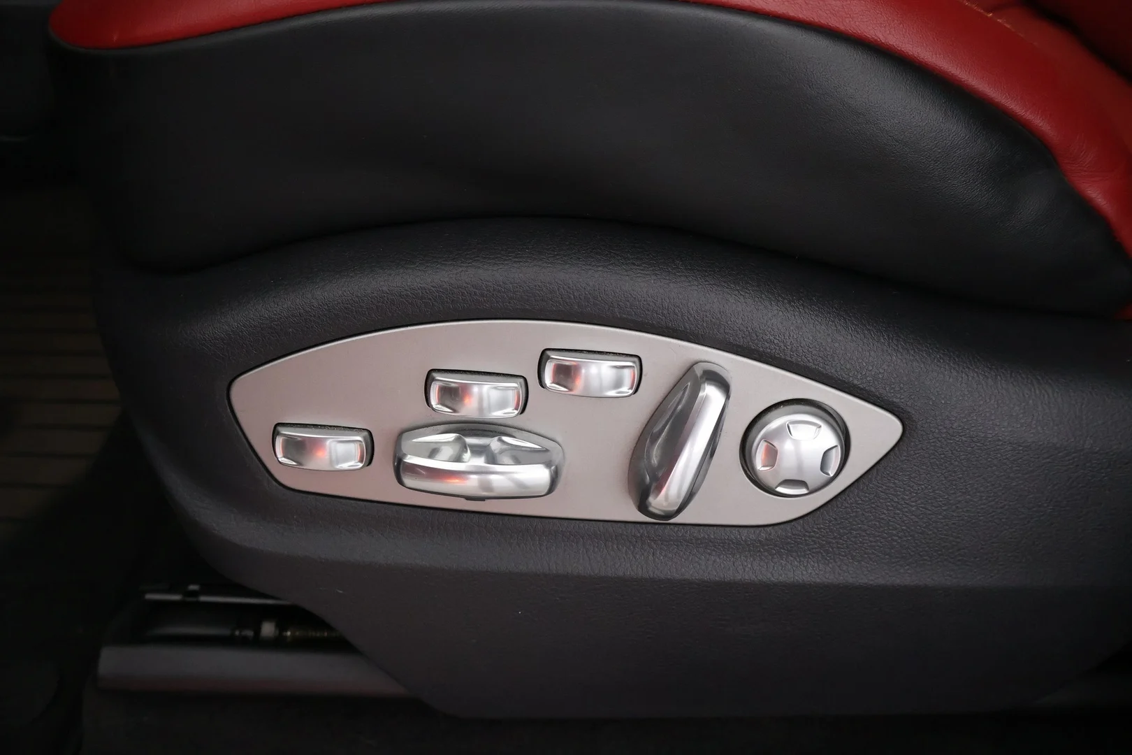 Car Image - 5amvhMTdIWAXPbyhe9Uoik