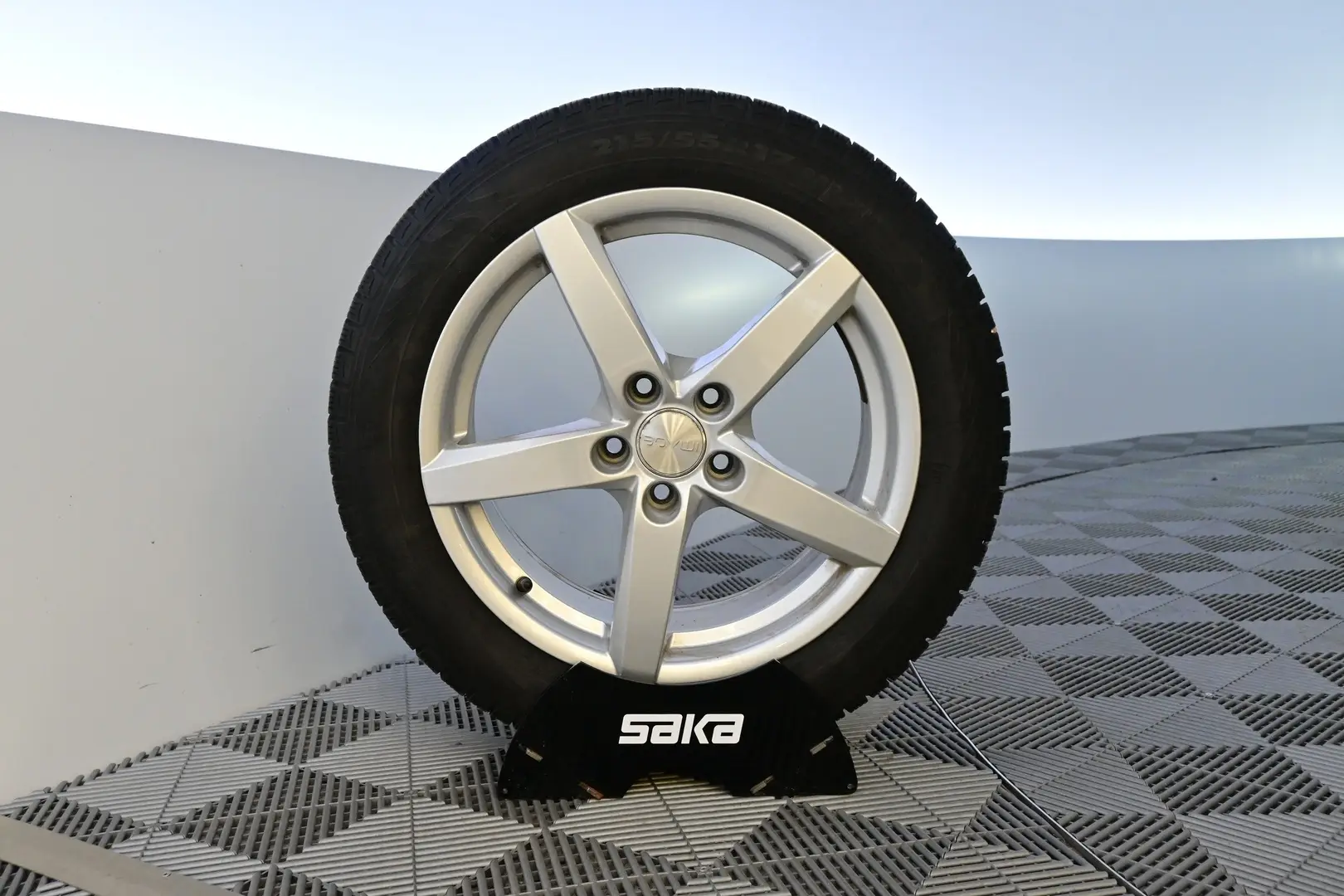 Car Image - NE2QGmWpa3dbhnJ52Z9YL