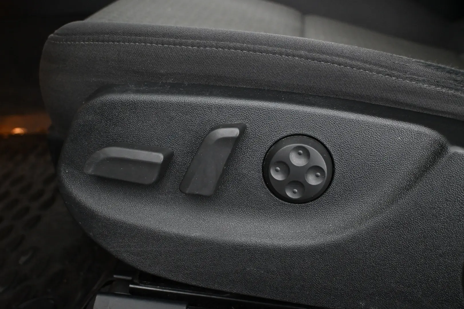 Car Image - 2PhVz1hvneY48ShKKvoYTx