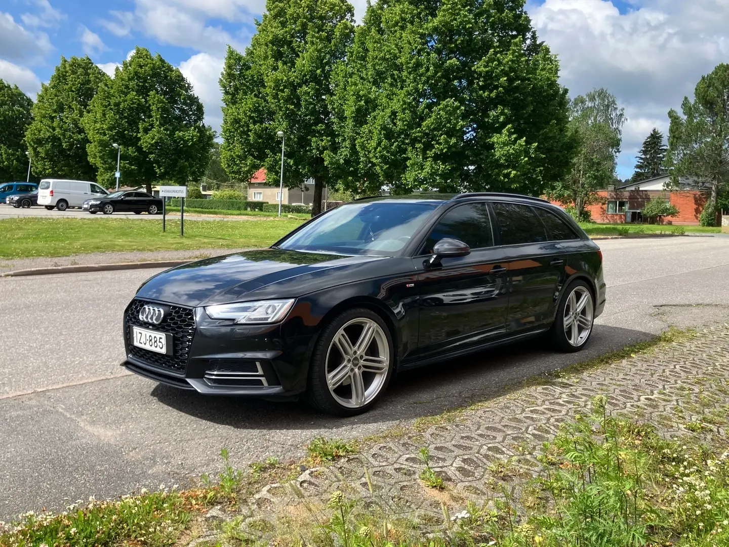 Car Image - 2UESXZC7Bp80iVfxxtljz0