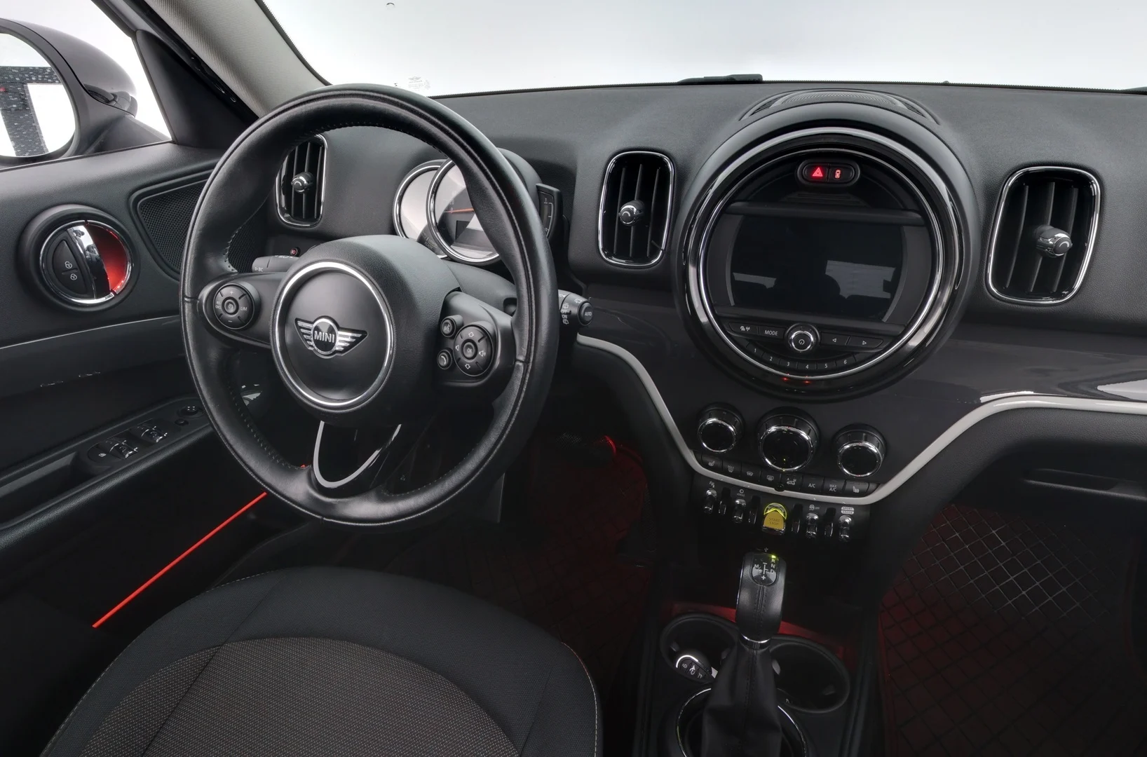 Car Image - XsRW4t33193iU7AcfeZys