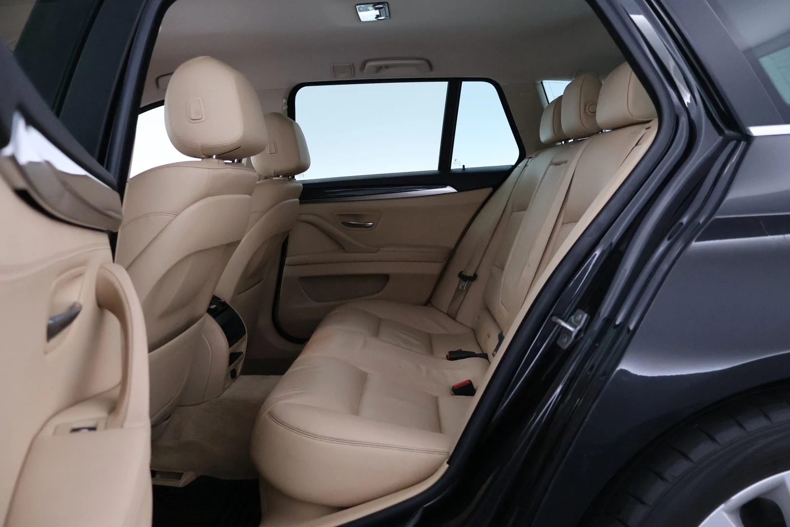 Car Image - 2zup6FkBYfmMC7aSr3i67y