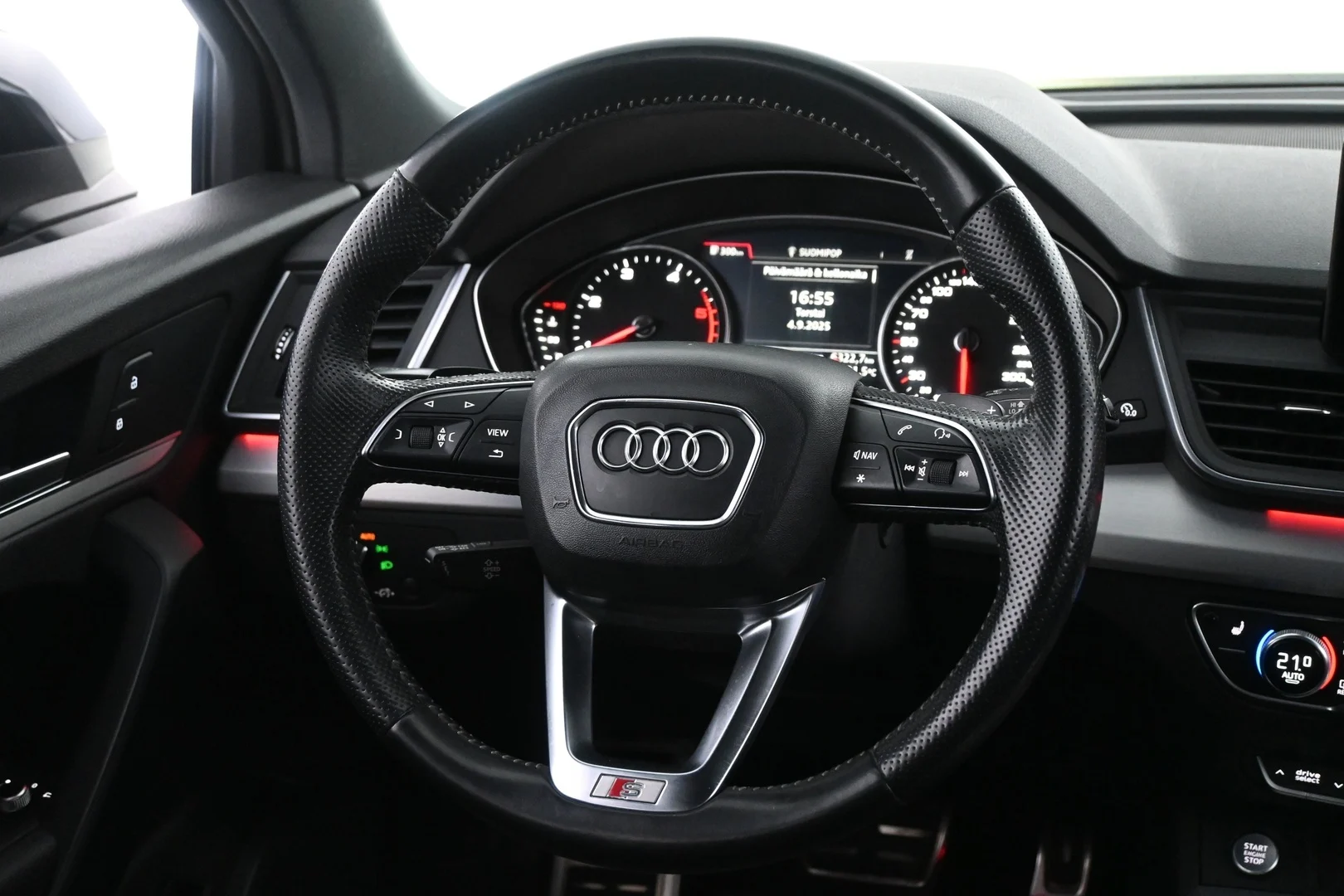 Car Image - JchVWG8fCsDUmIMJ4pog0