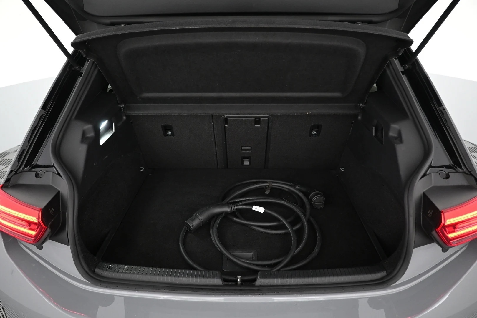 Car Image - 6zvbcFiruZOYSrPxVvwNuF