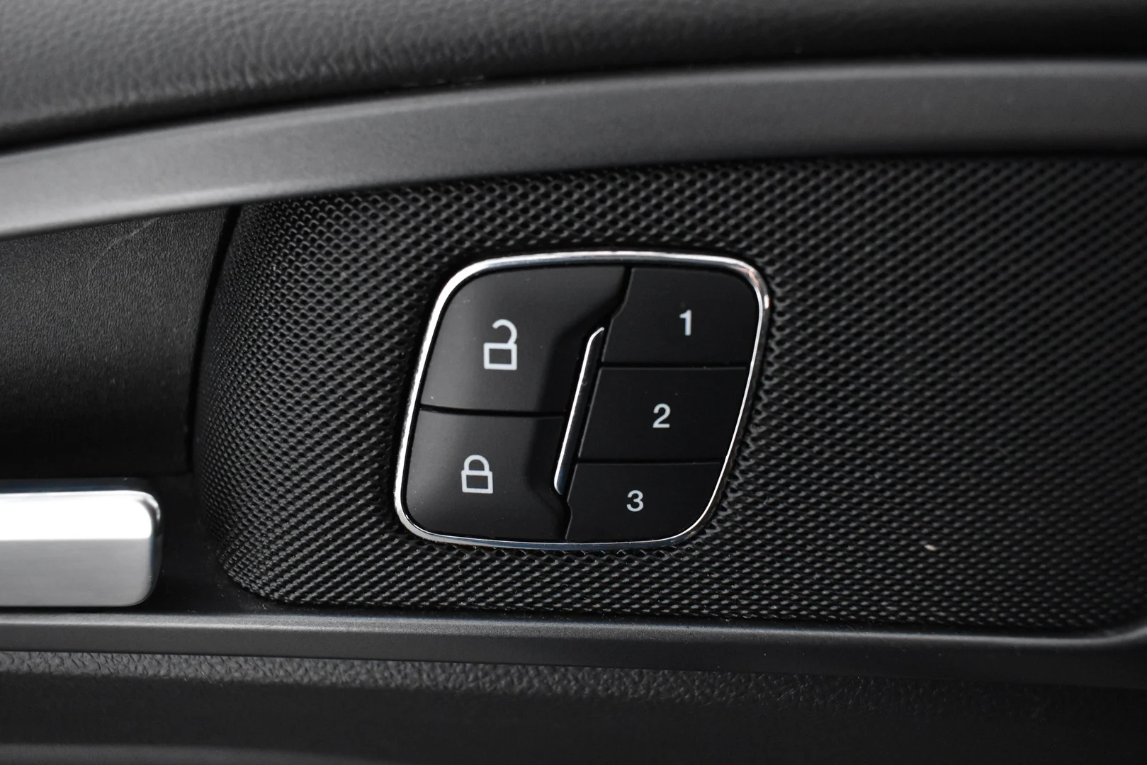 Car Image - 1oztkbsRMXW9WMdASM0dp9