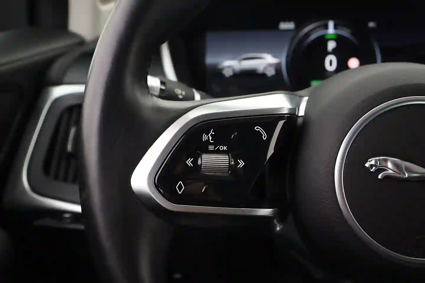 Car Image - 2hAHKai5phMy5BXOi1t521